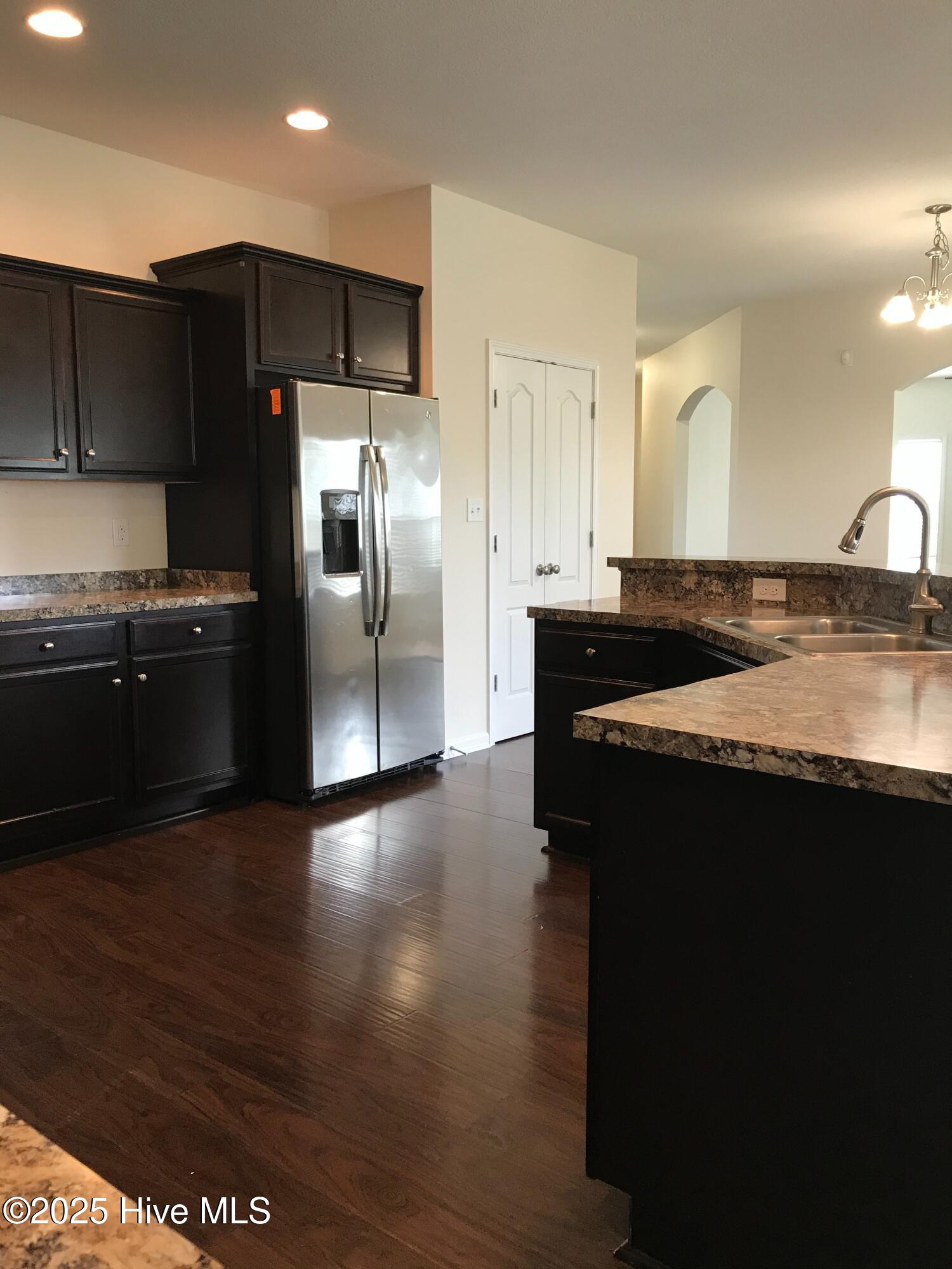 100544459 | Photo 15