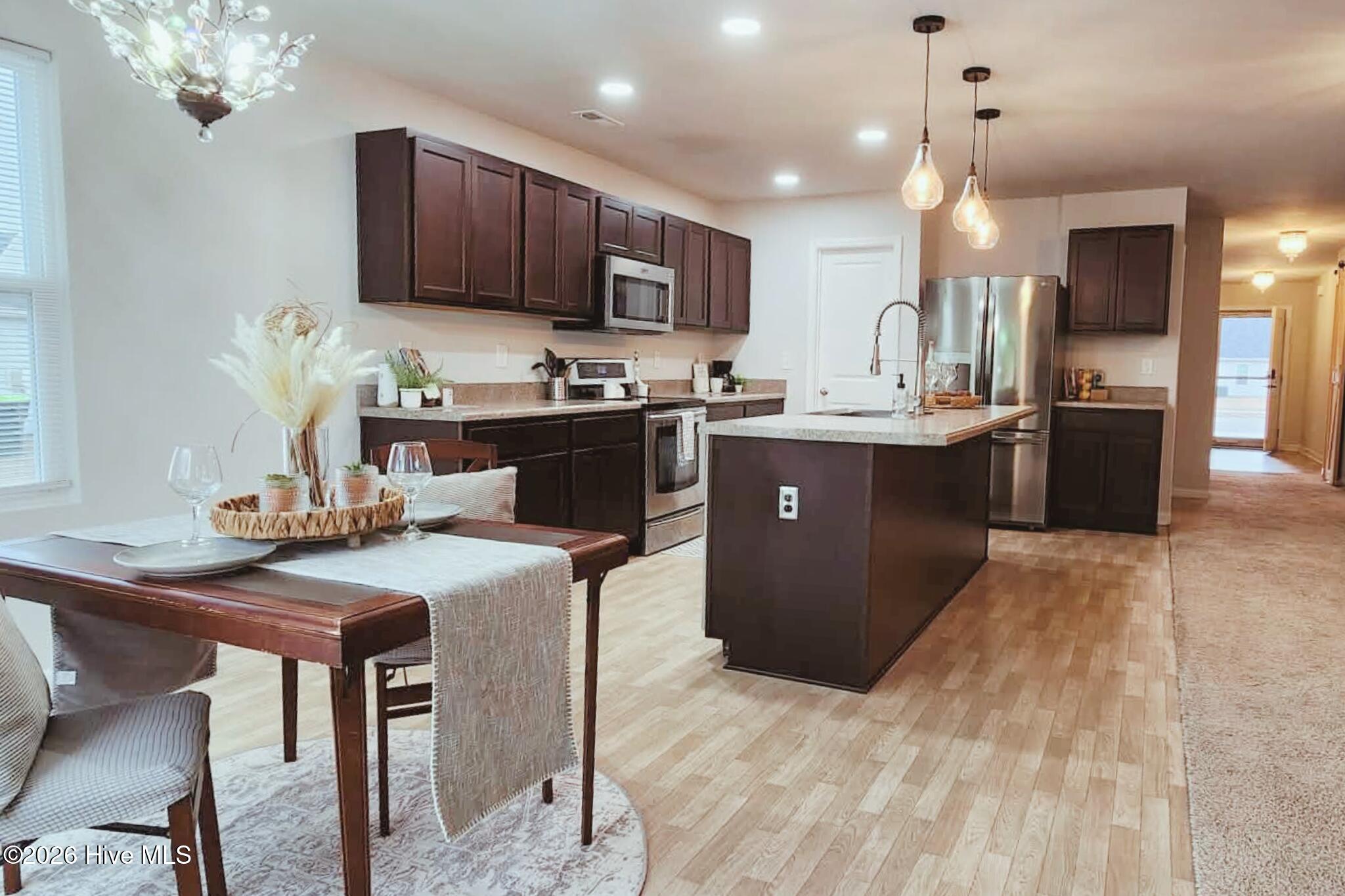 100534878 | Photo 11