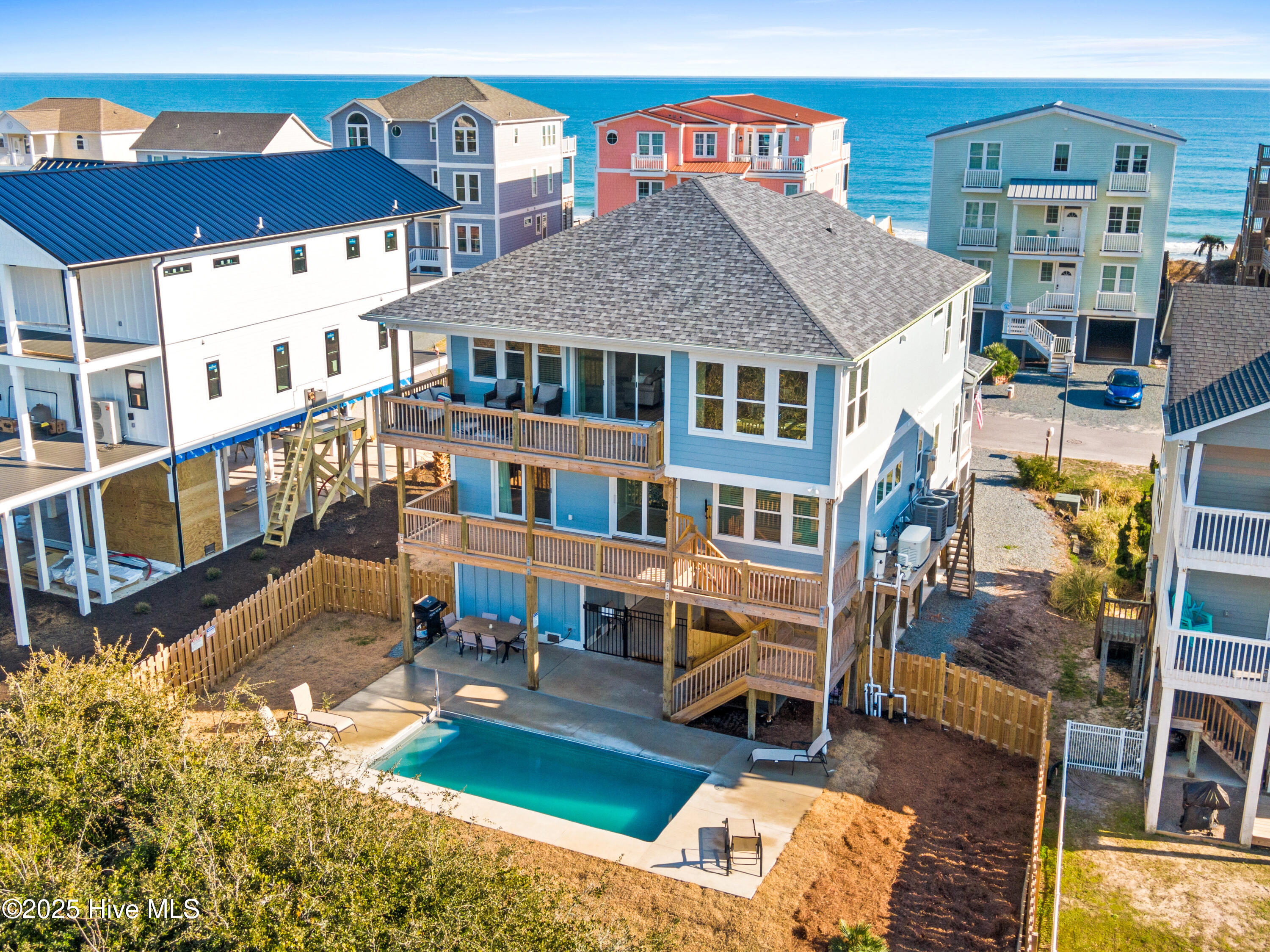 21 Porpoise Place, North Topsail Beach, NC 28460 – photo 2: 059_21_porpoise_place-59_305