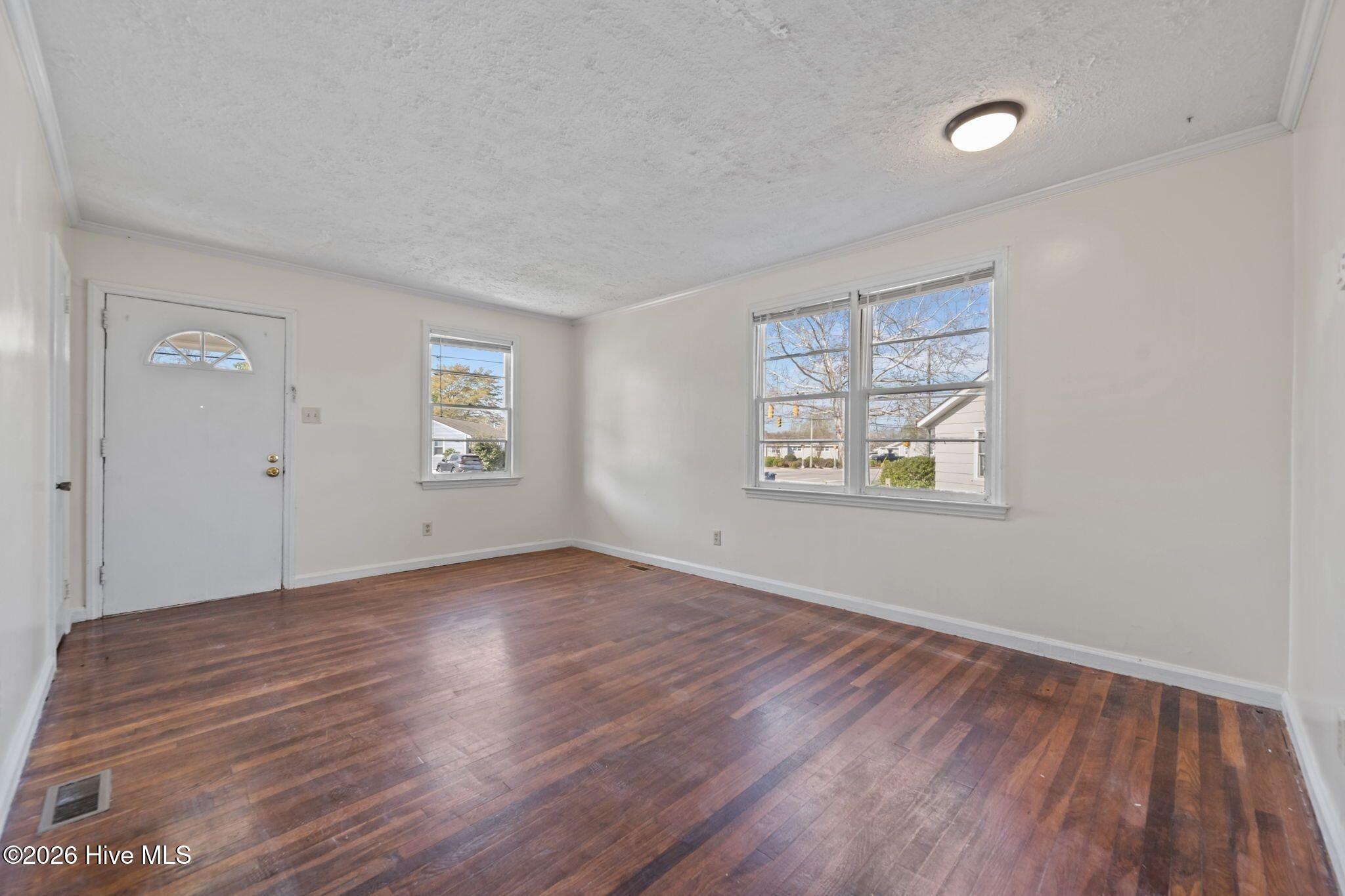 100562328 | Photo 38