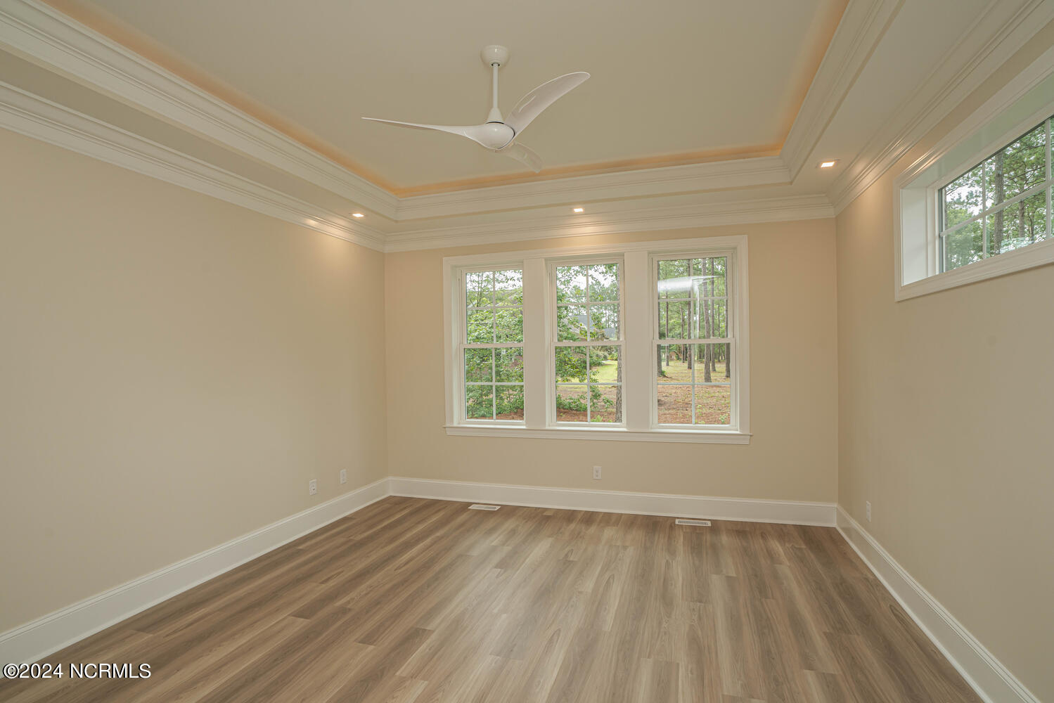 100518368 | Photo 38