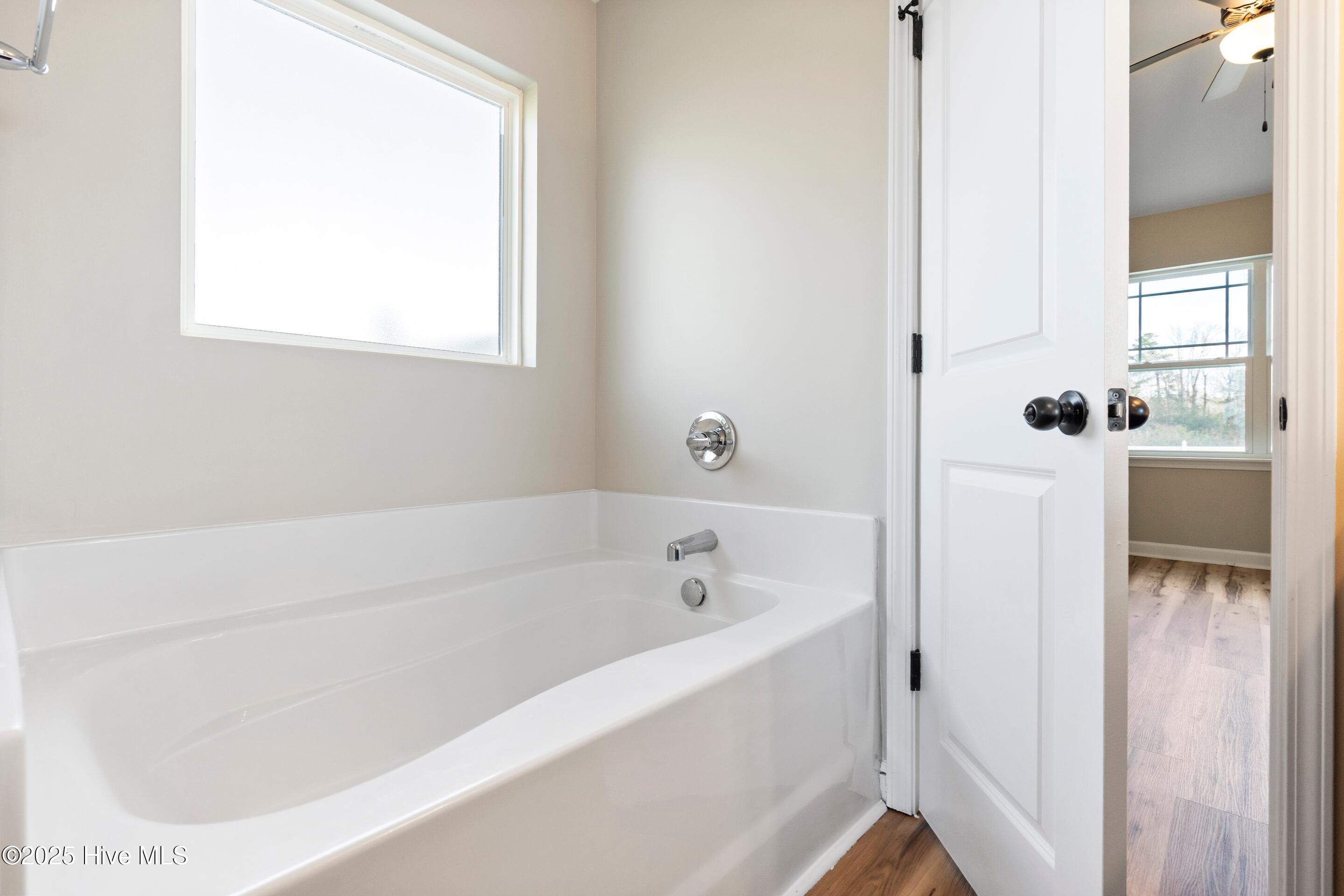 100545716 | Photo 30