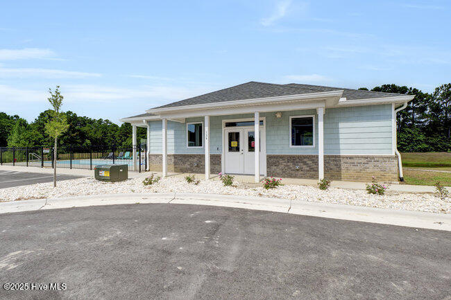 100542683 | Photo 31