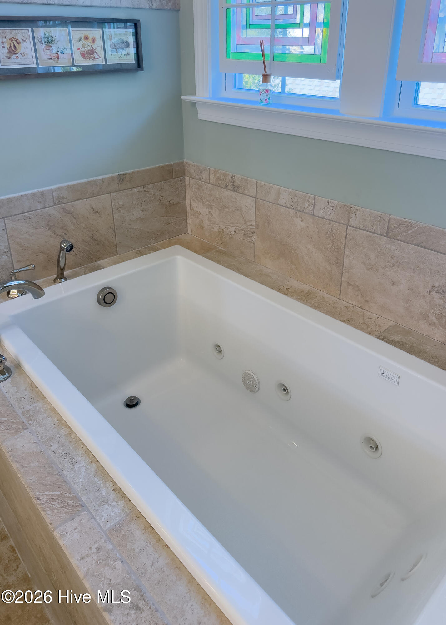 100550882 | Photo 30