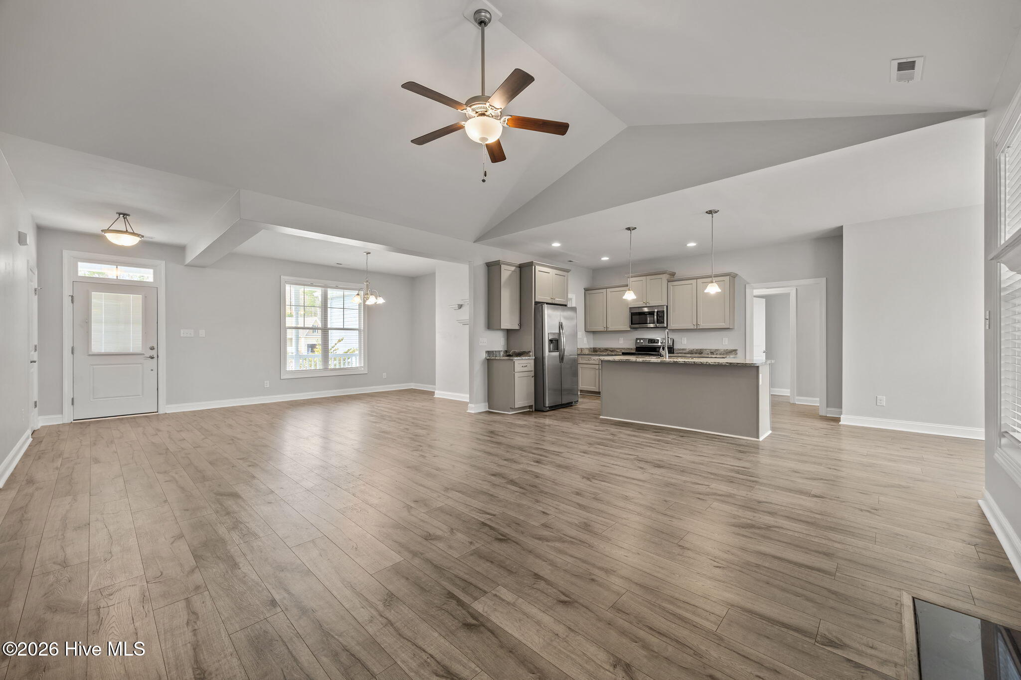 100559560 | Photo 22