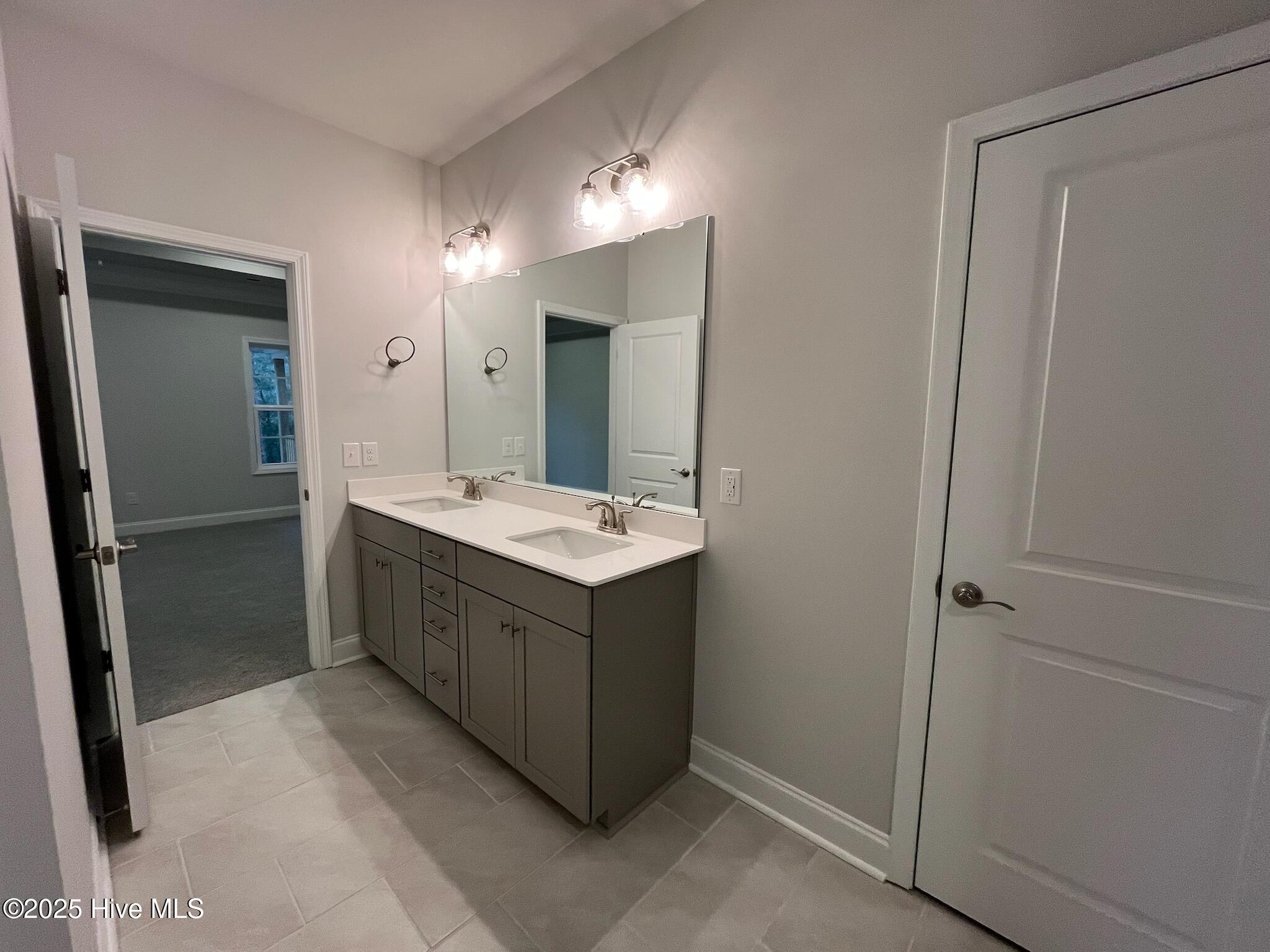 100545325 | Photo 20