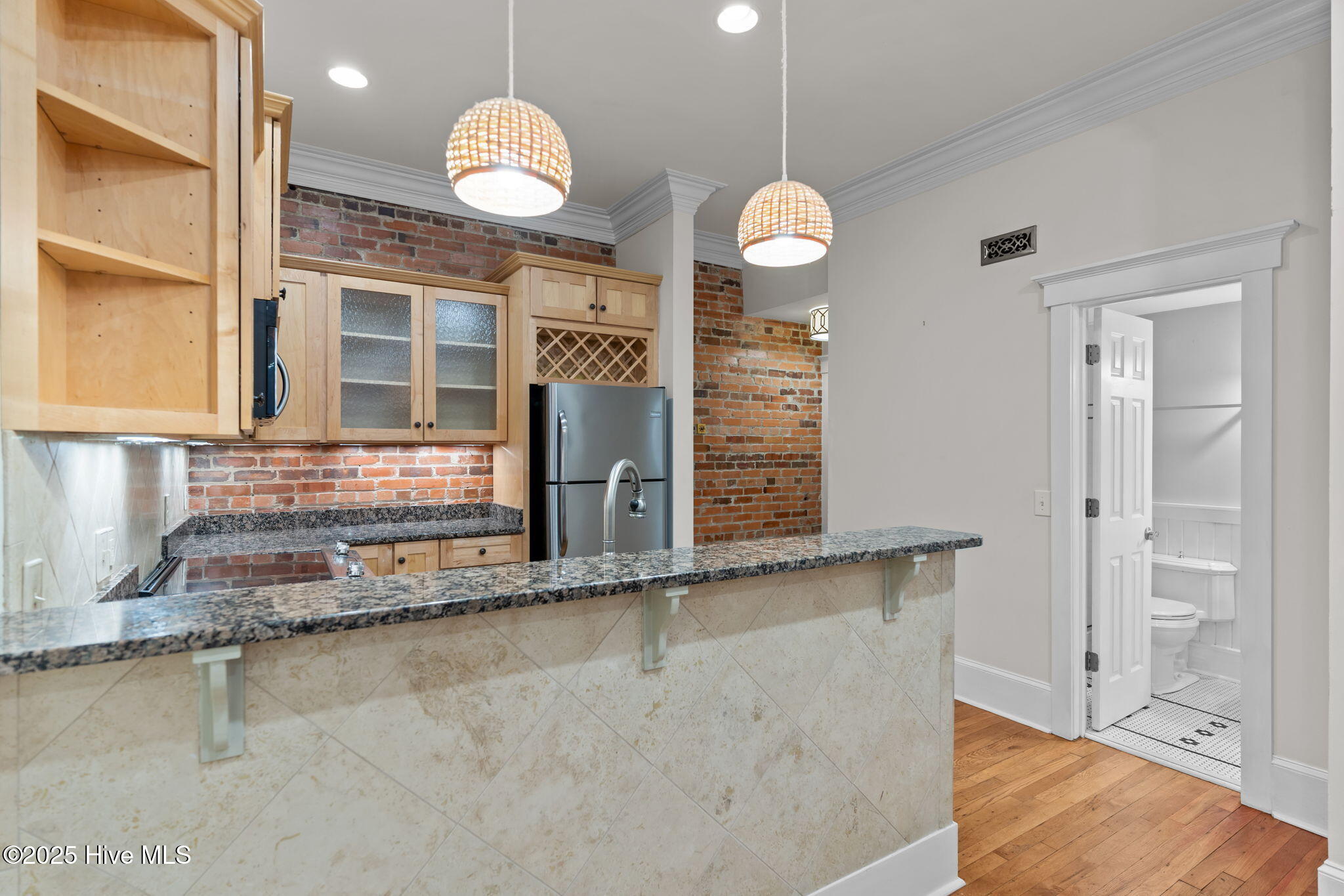 100535047 | Photo 19