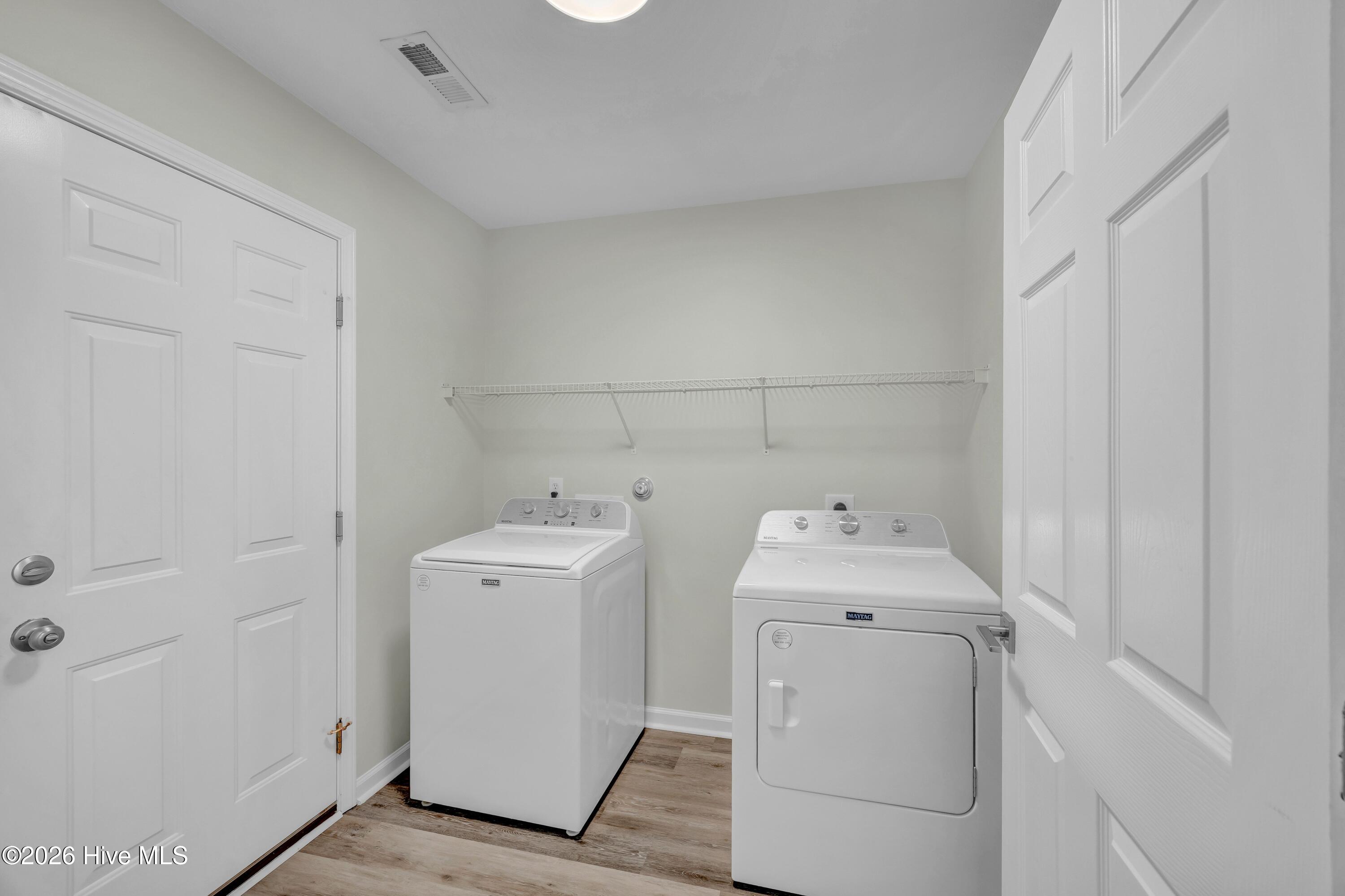 100561417 | Photo 23