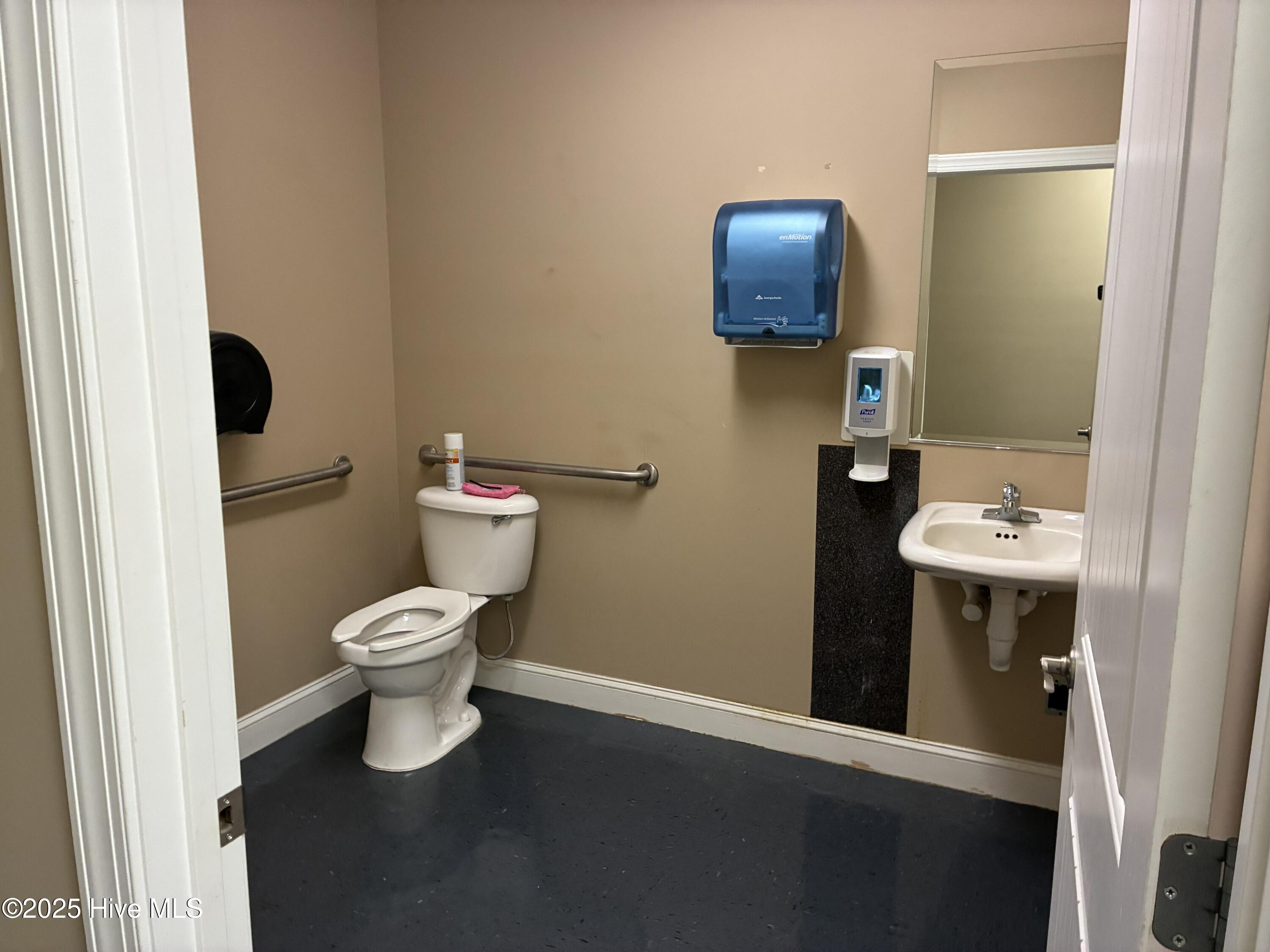 1177 N Road Street, Elizabeth City, NC, 27909