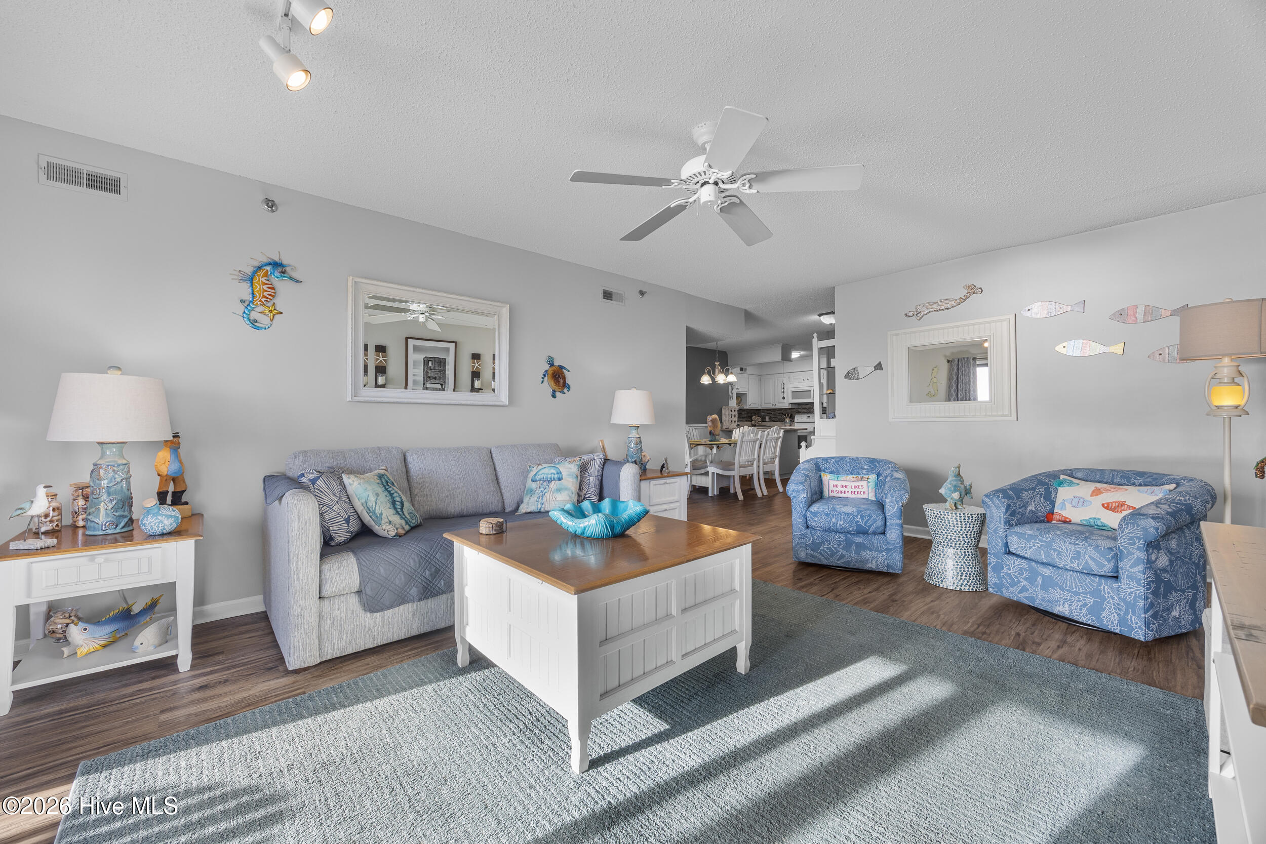 100554399 | Photo 15