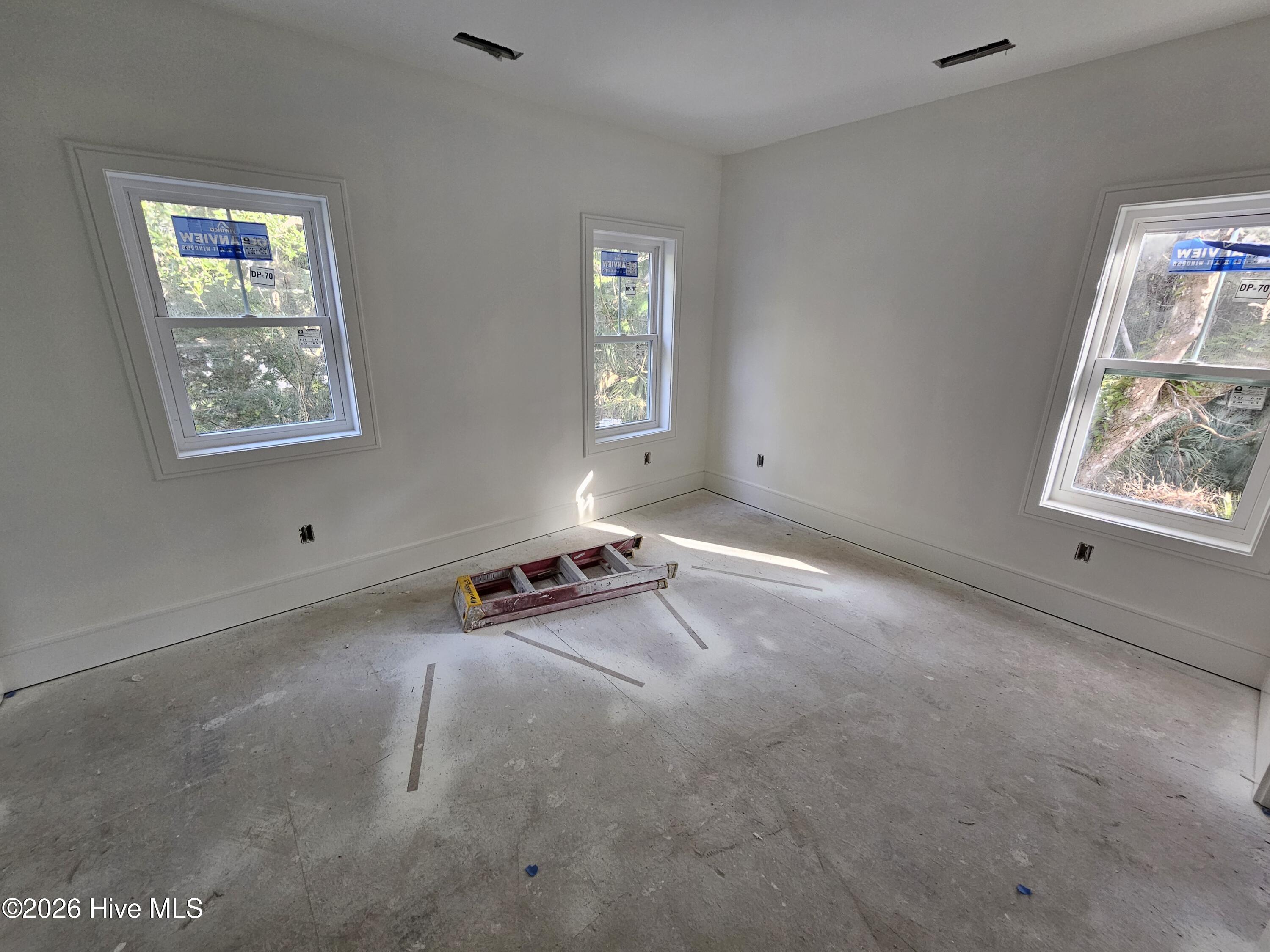 100527849 | Photo 21