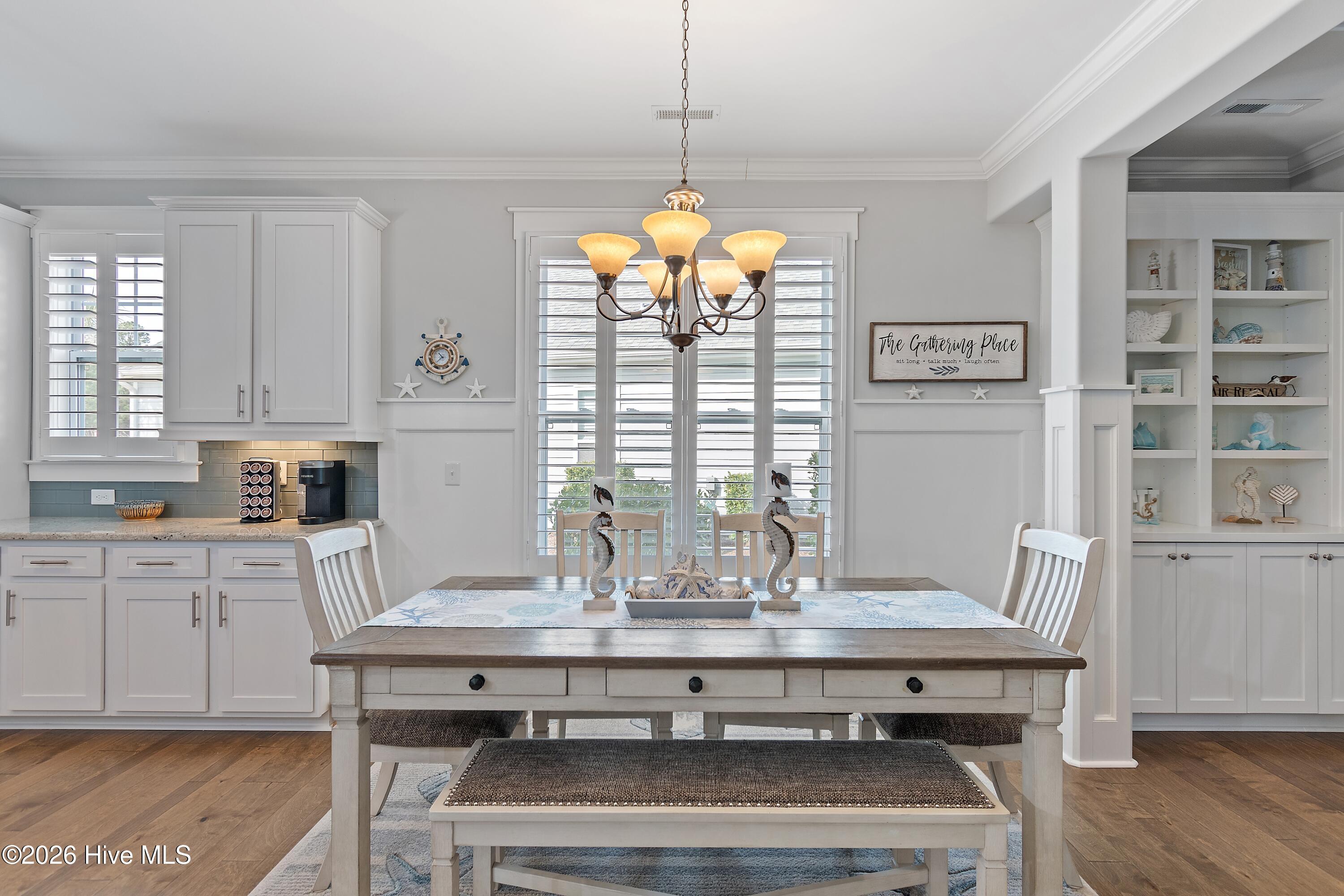 100561282 | Photo 16