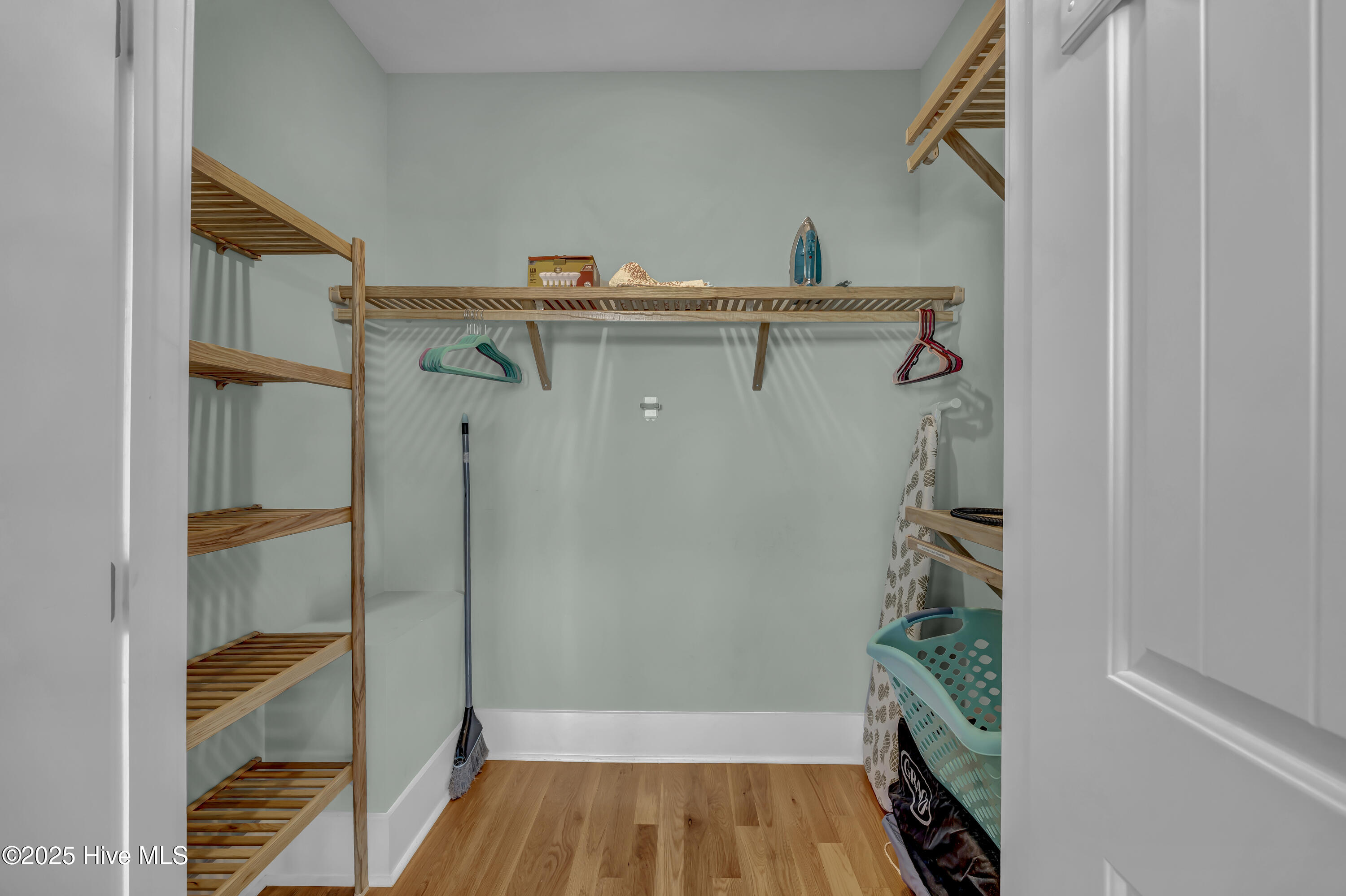 100535596 | Photo 45