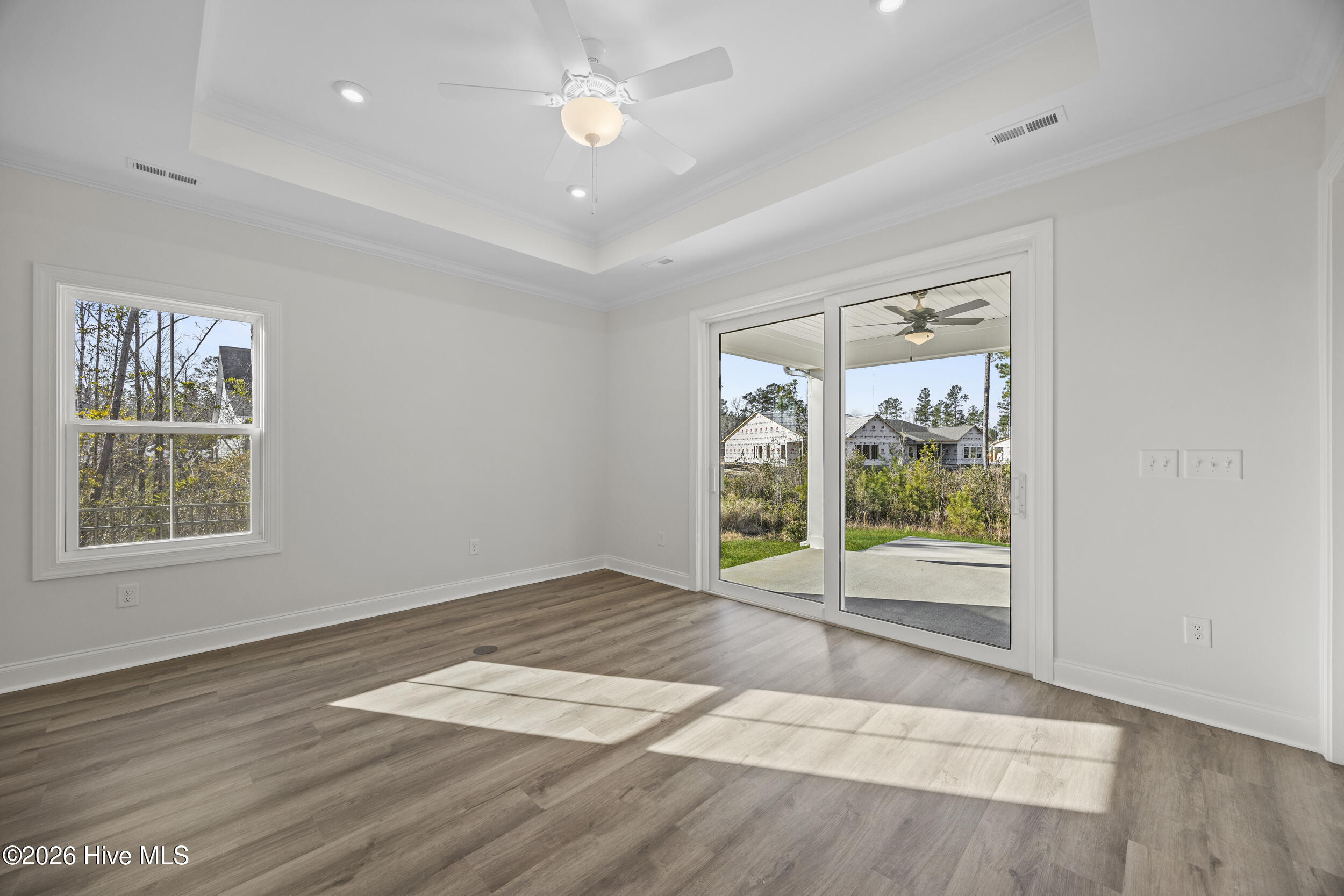 100556976 | Photo 18