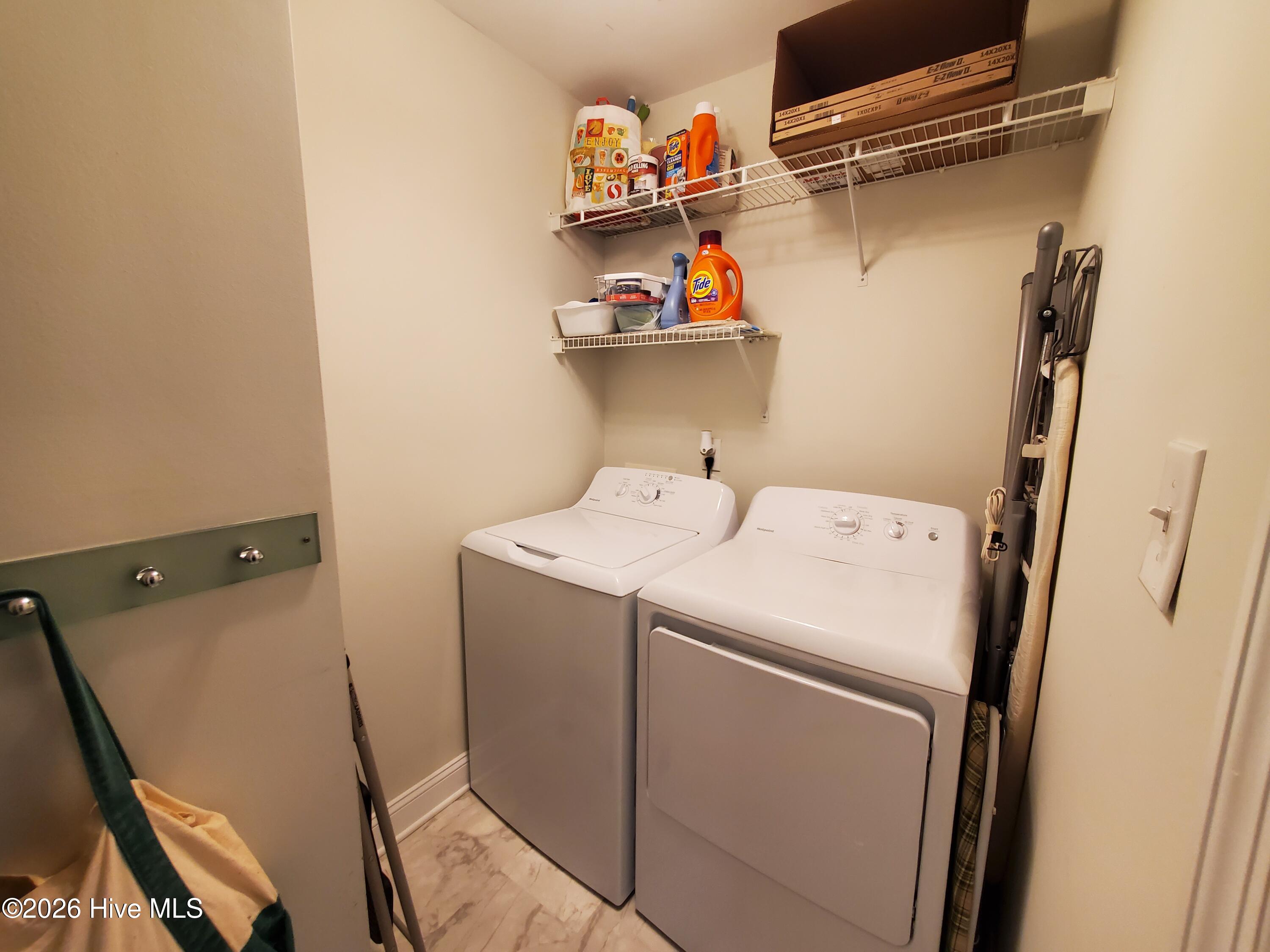 100560491 | Photo 38