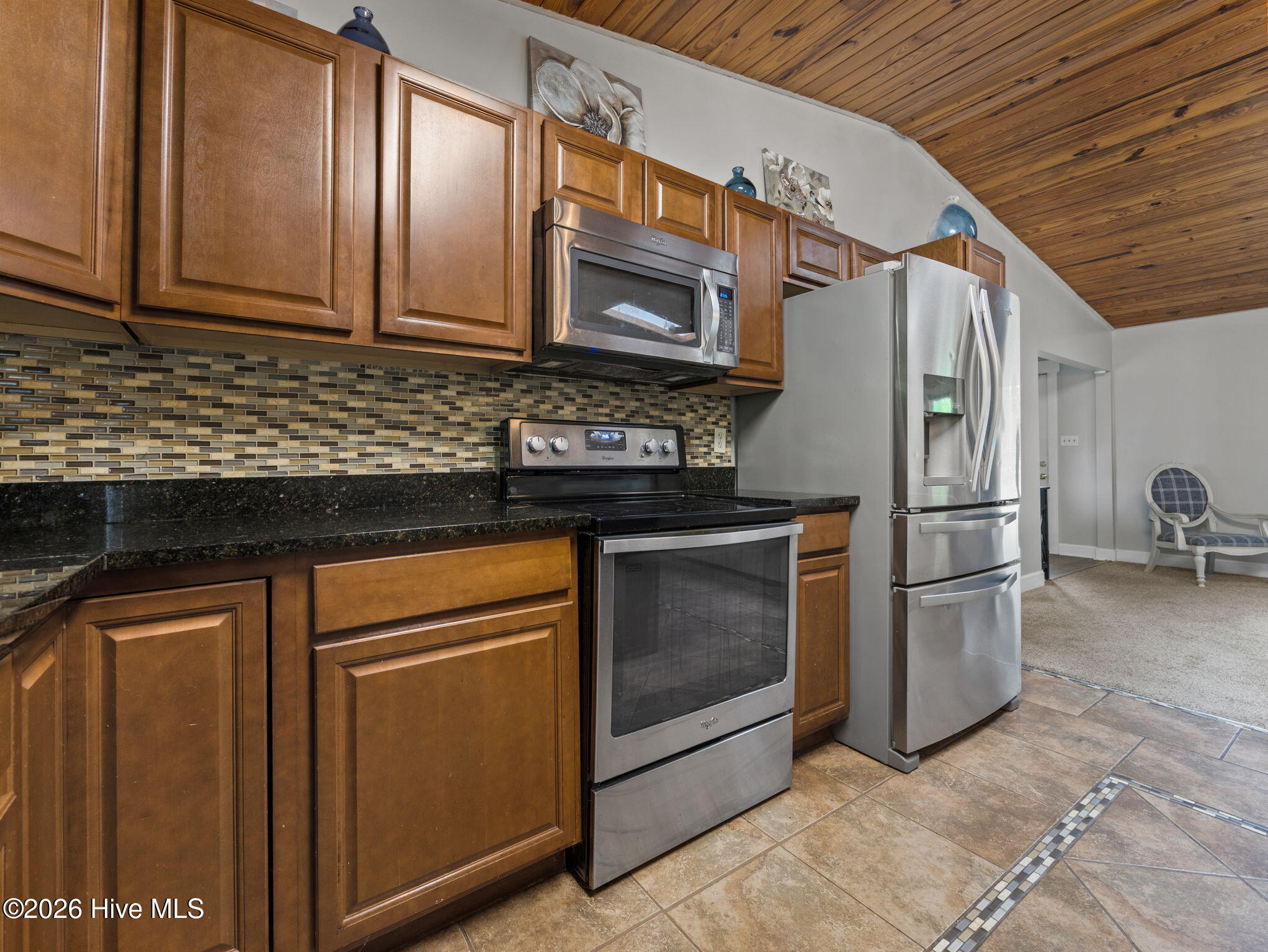 100570195 | Photo 10