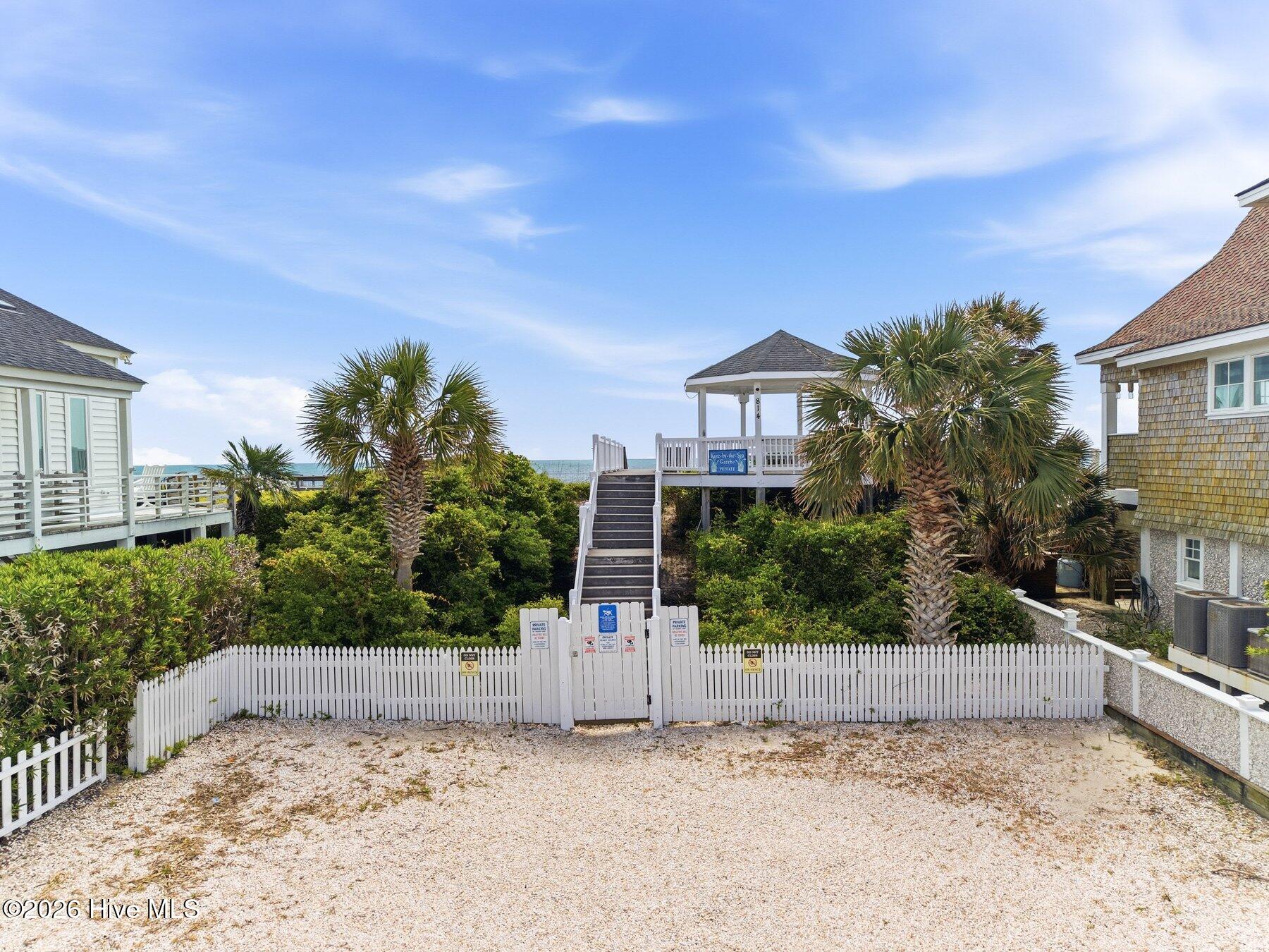 100570503 | Photo 55