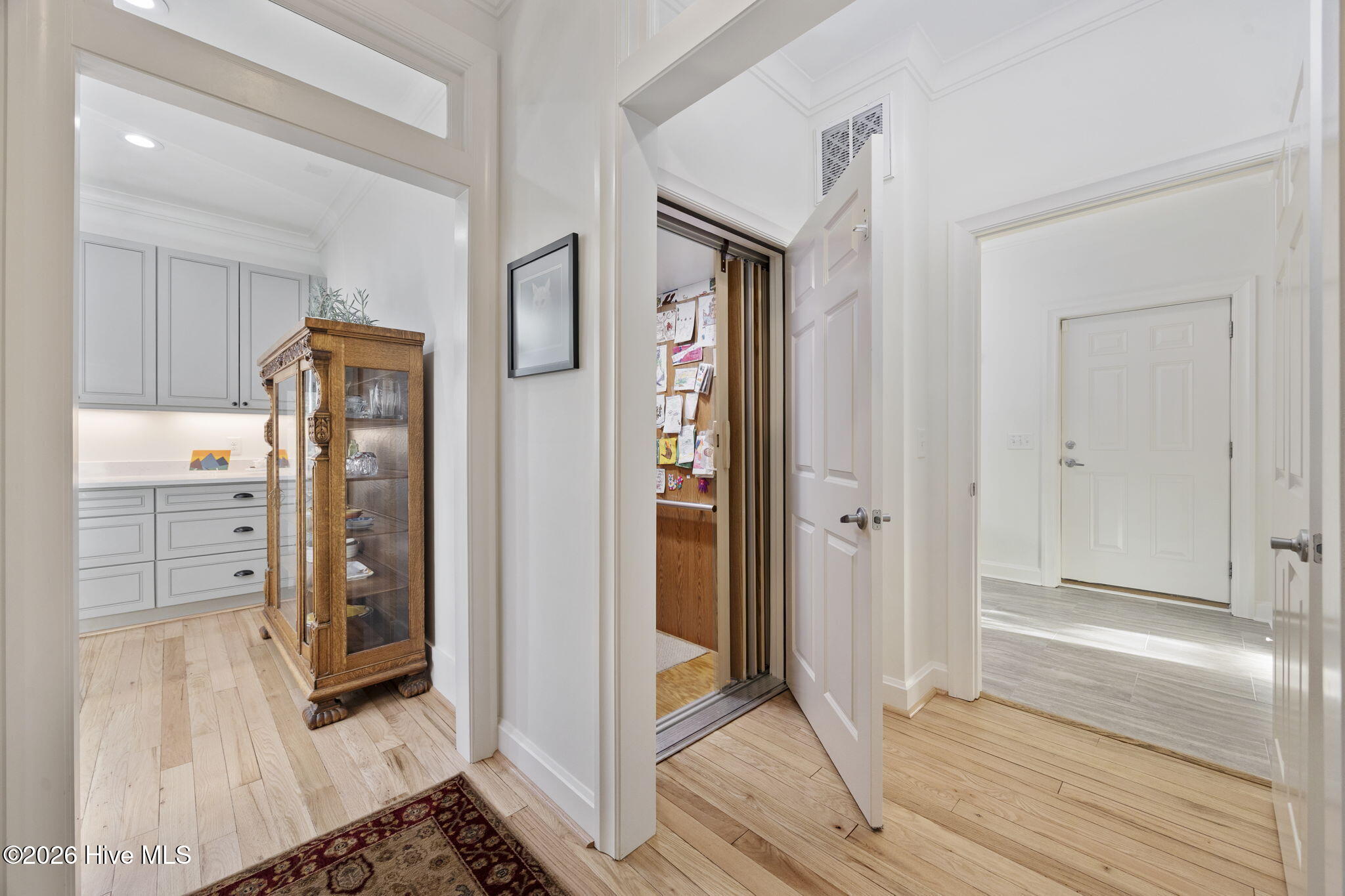 100553128 | Photo 27