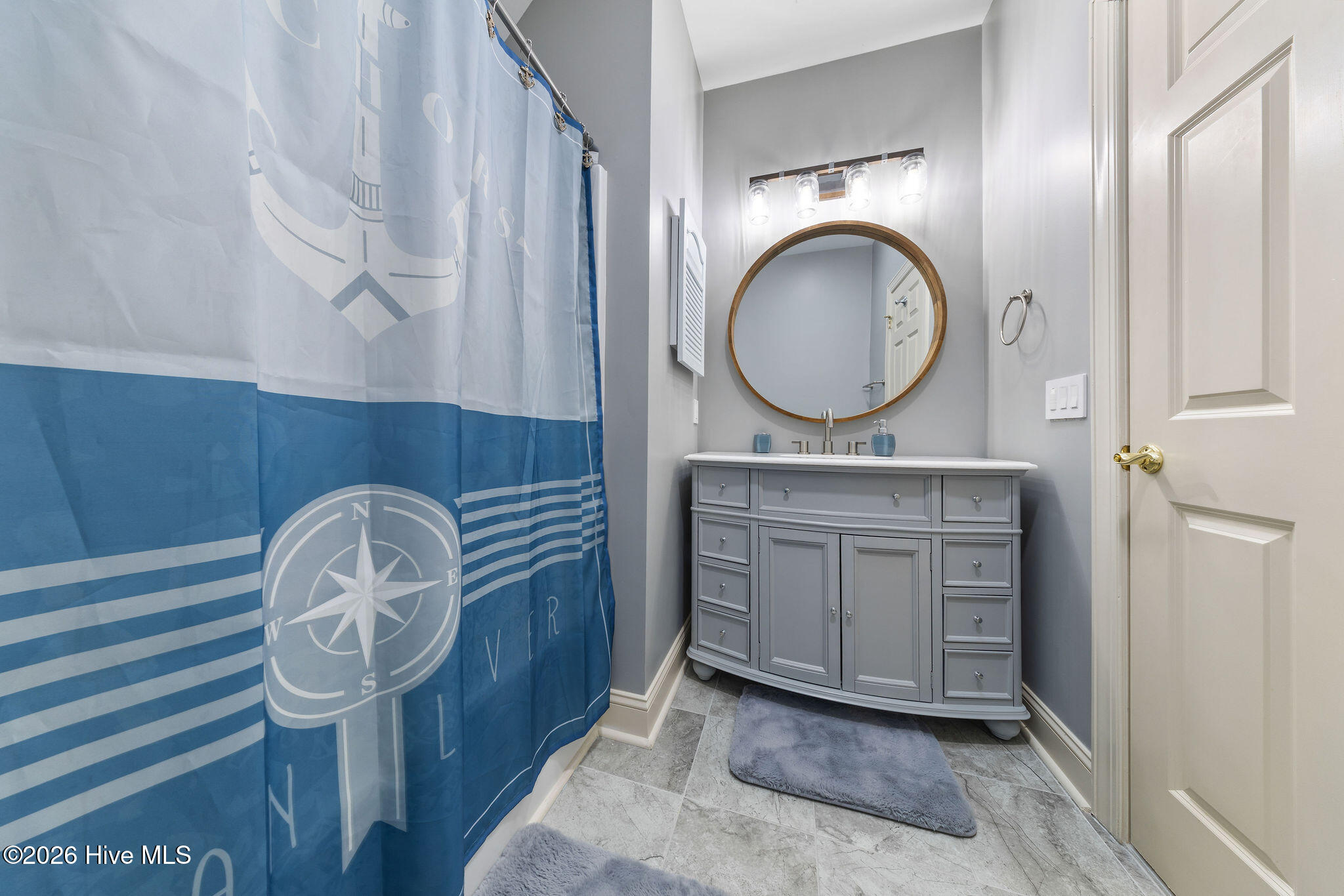 100553597 | Photo 63