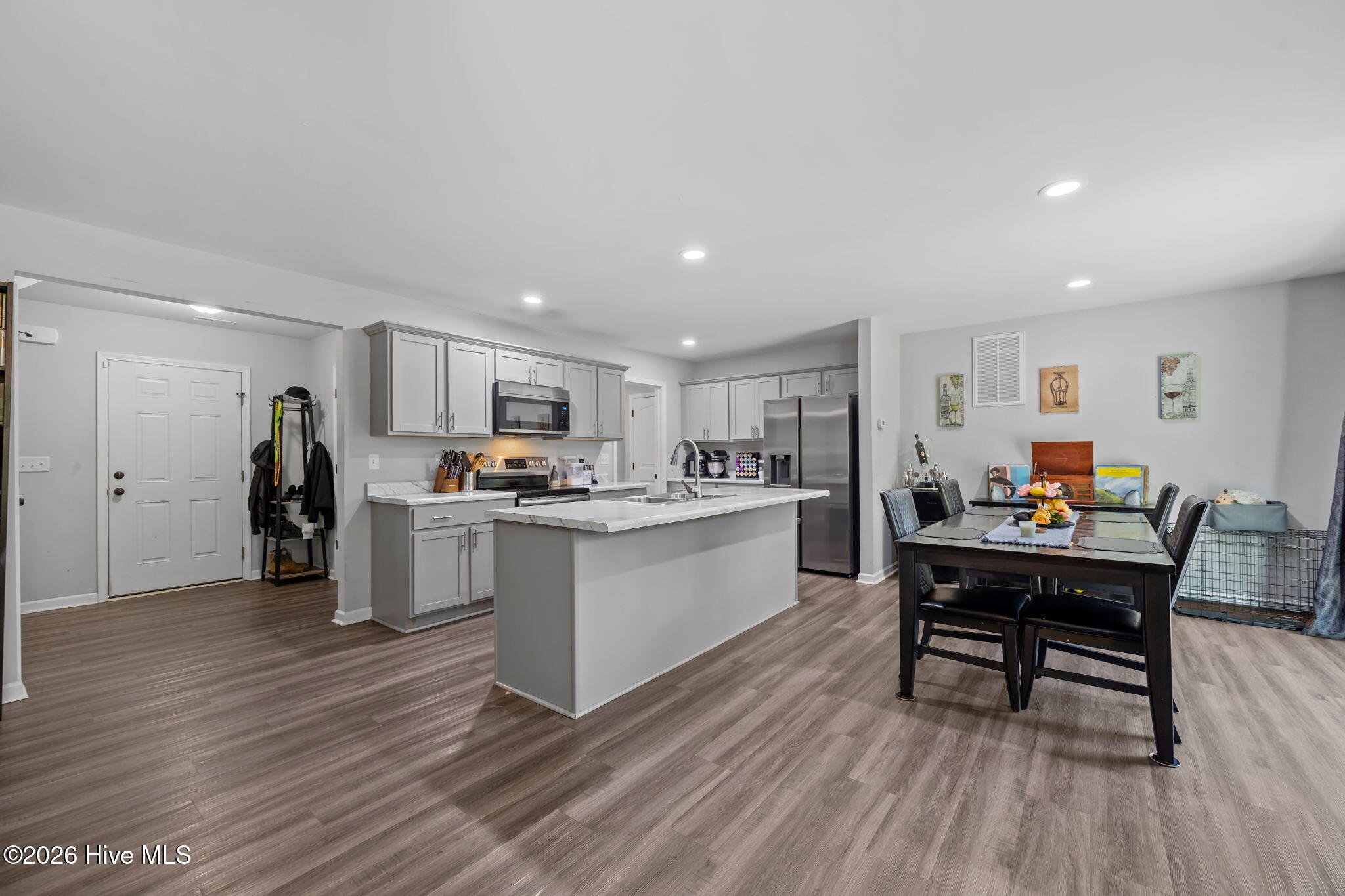 100567197 | Photo 10