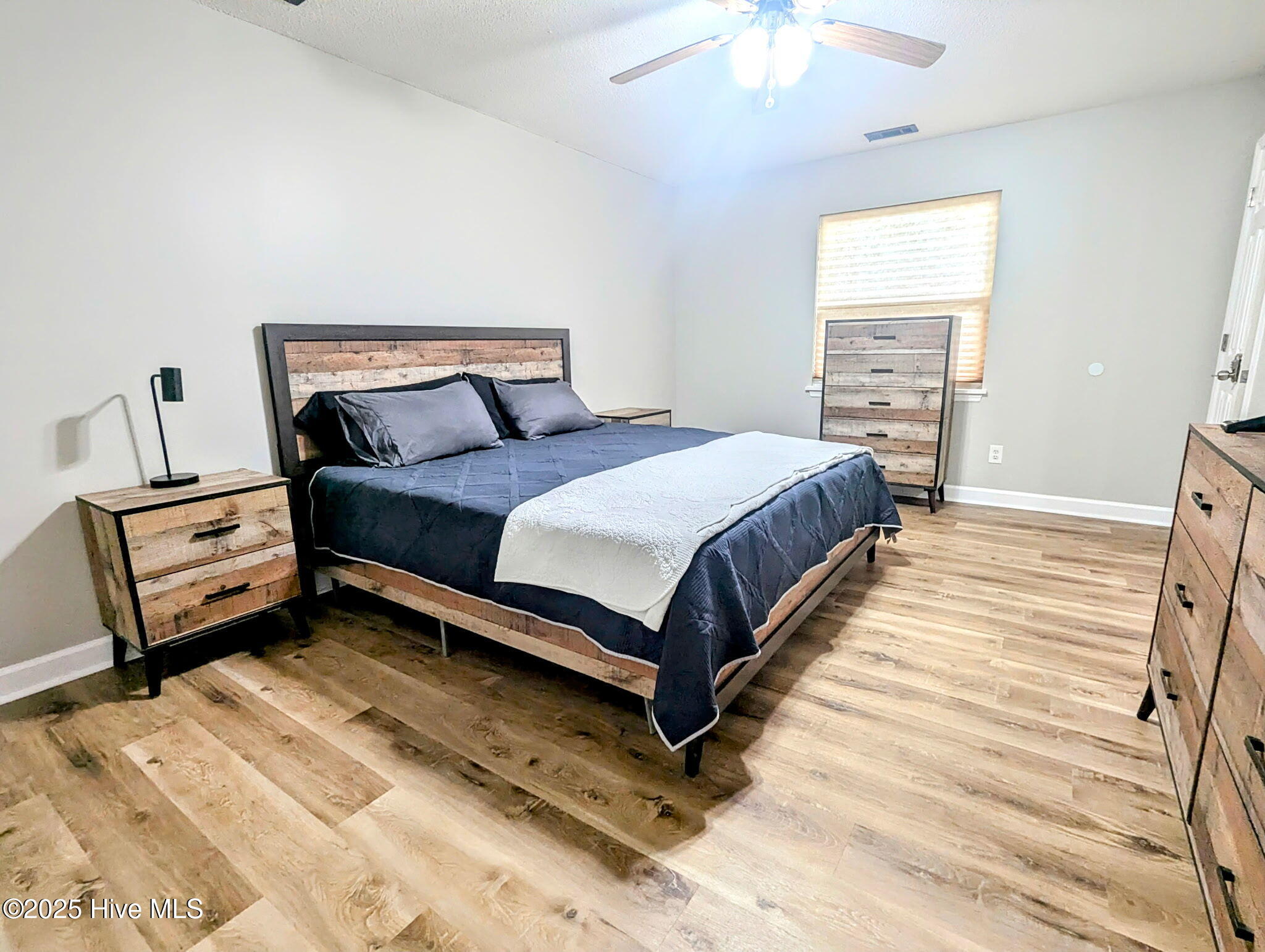 100545530 | Photo 12