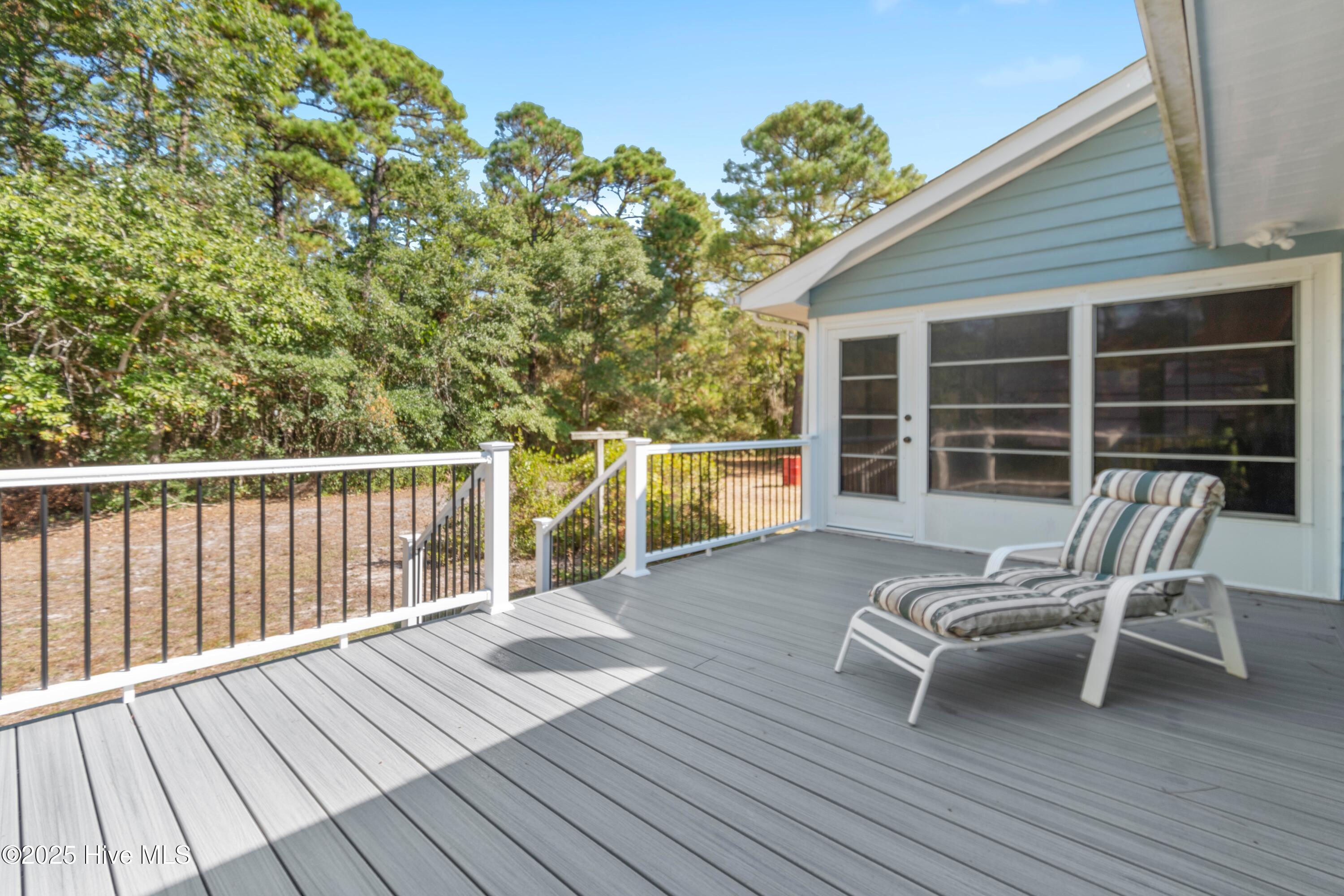 100533822 | Photo 43