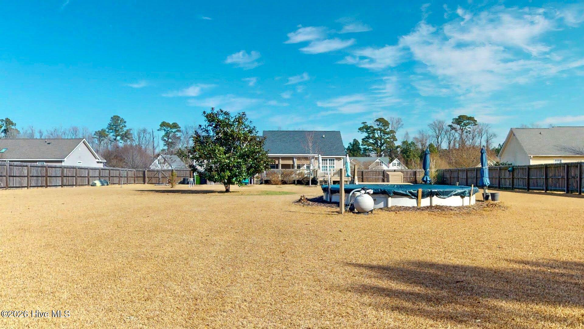 100548342 | Photo 40