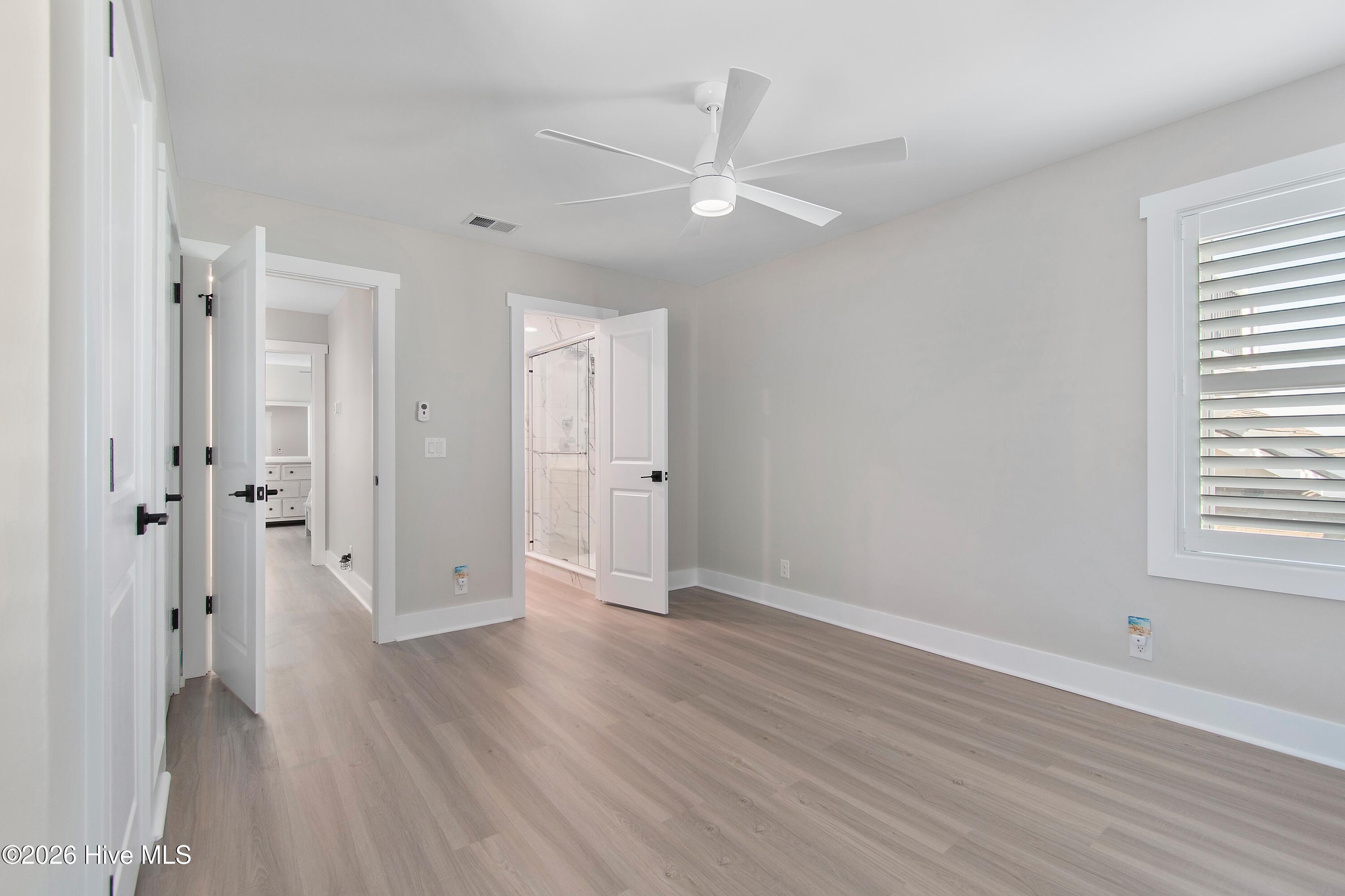 100552284 | Photo 25