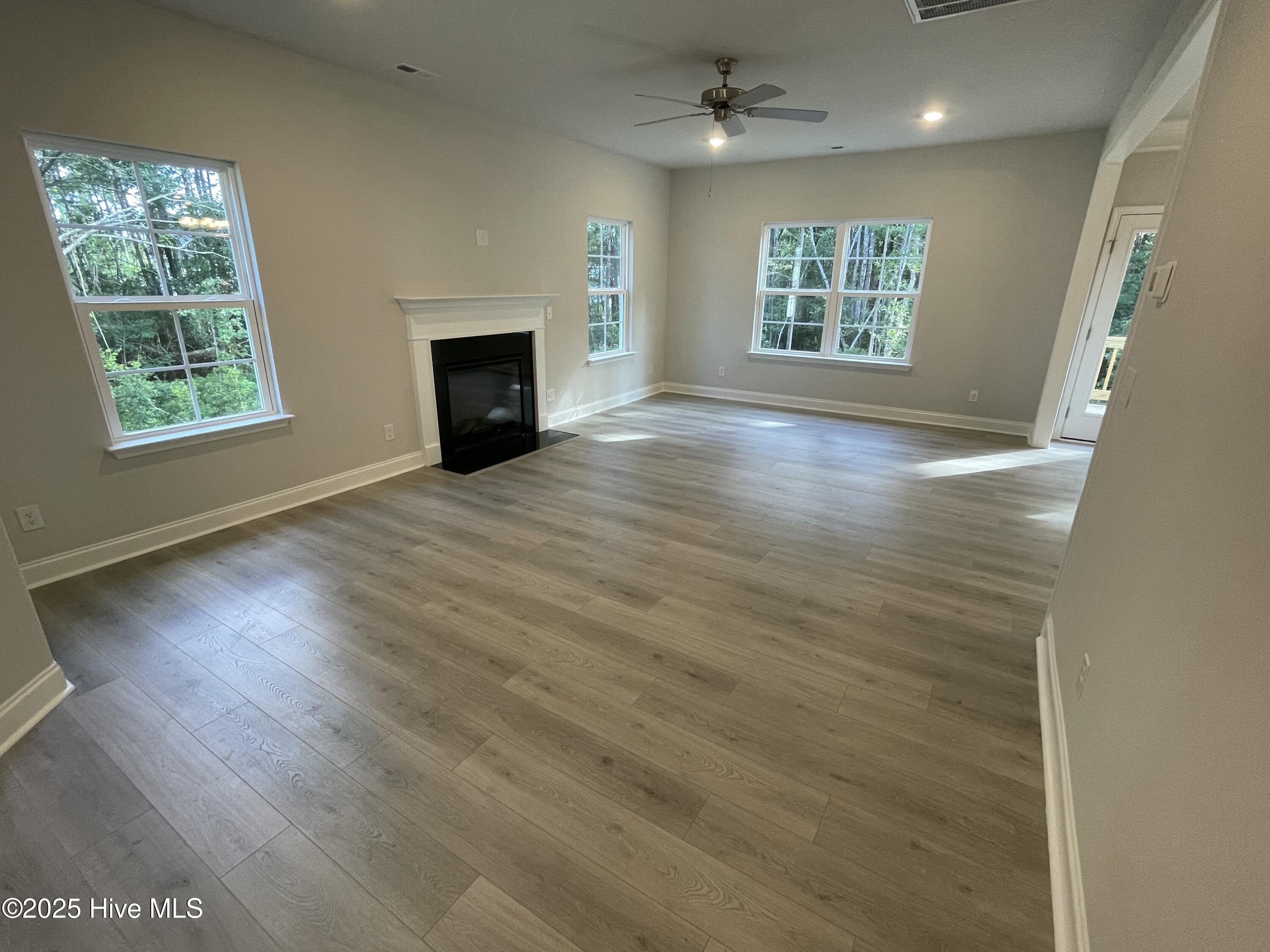 100422269 | Photo 21