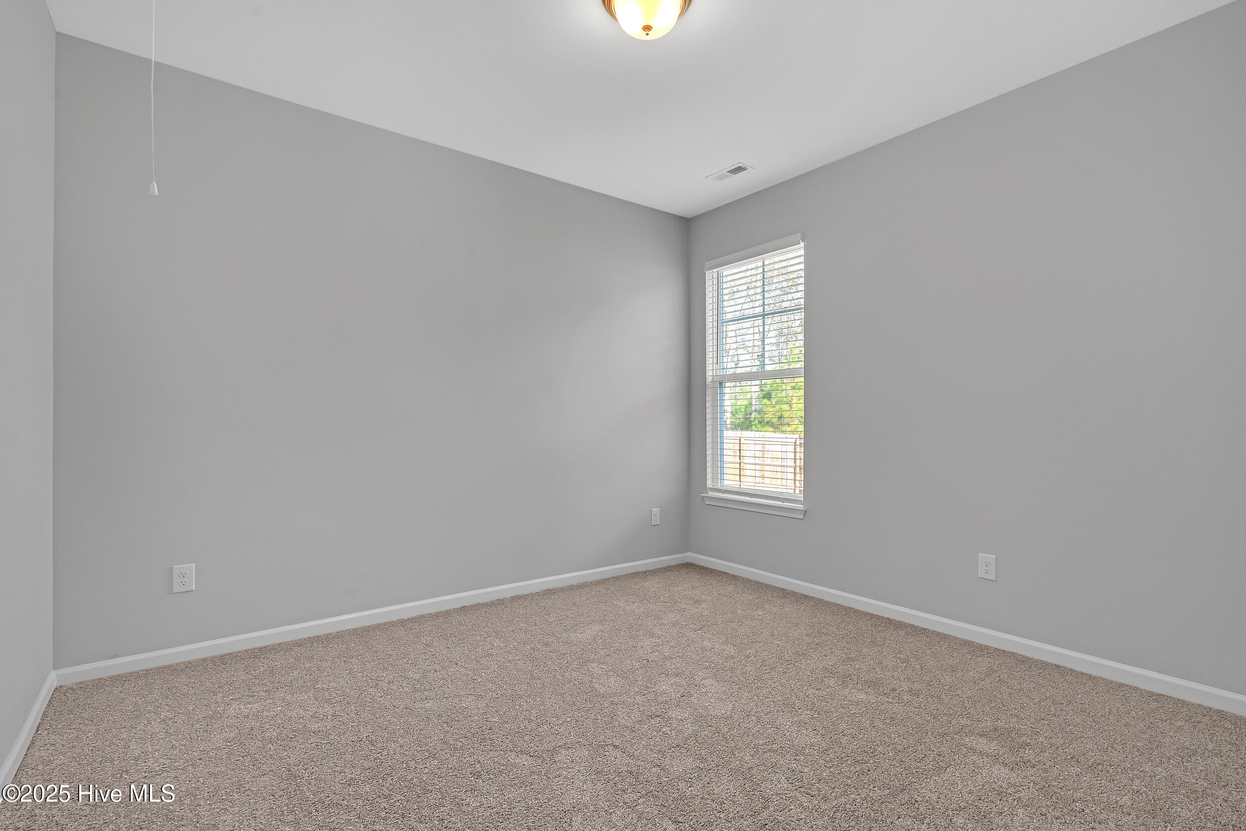 100544849 | Photo 33