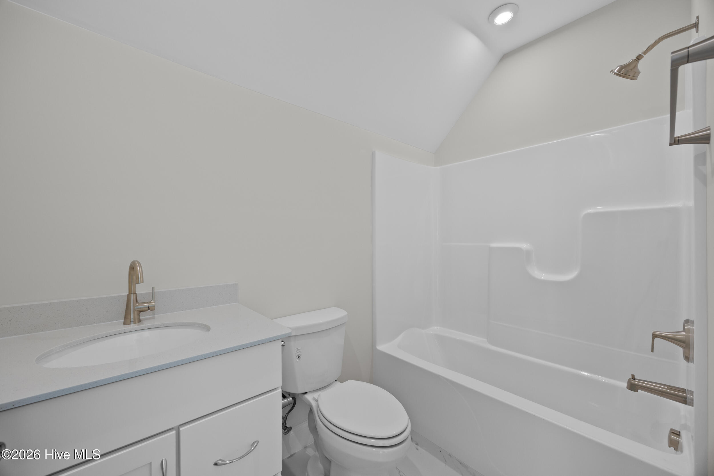 100561825 | Photo 32