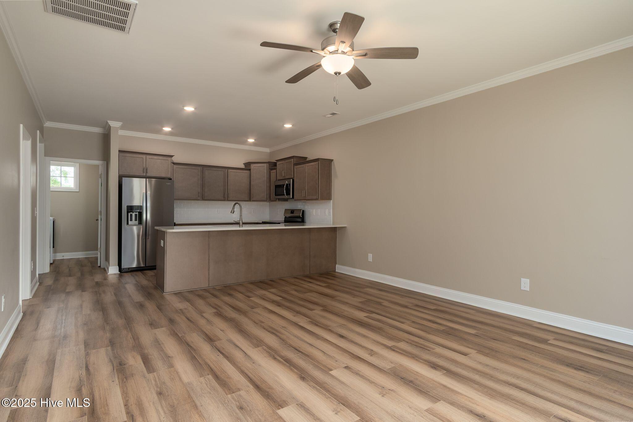 100531651 | Photo 17