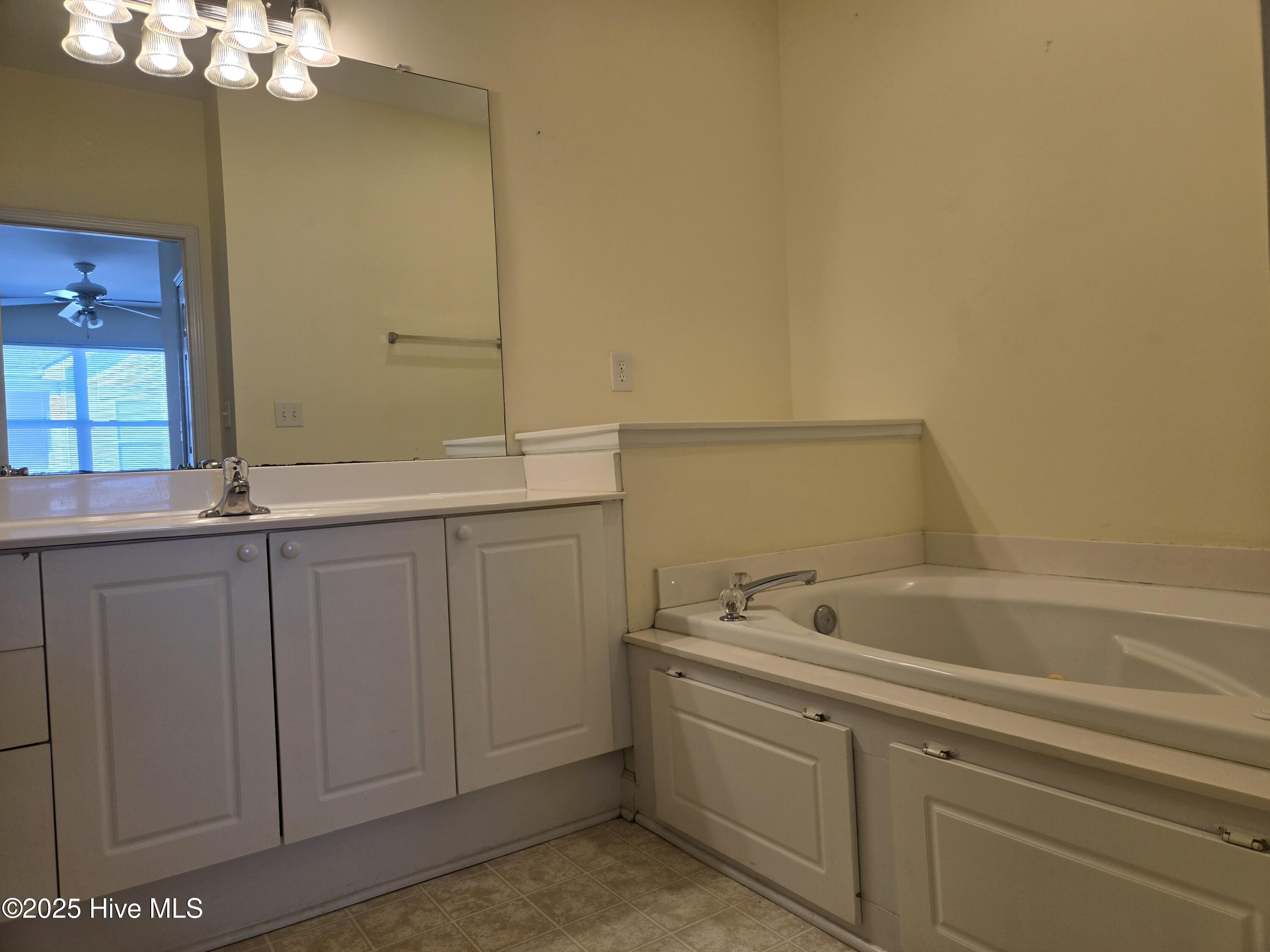 100538006 | Photo 11