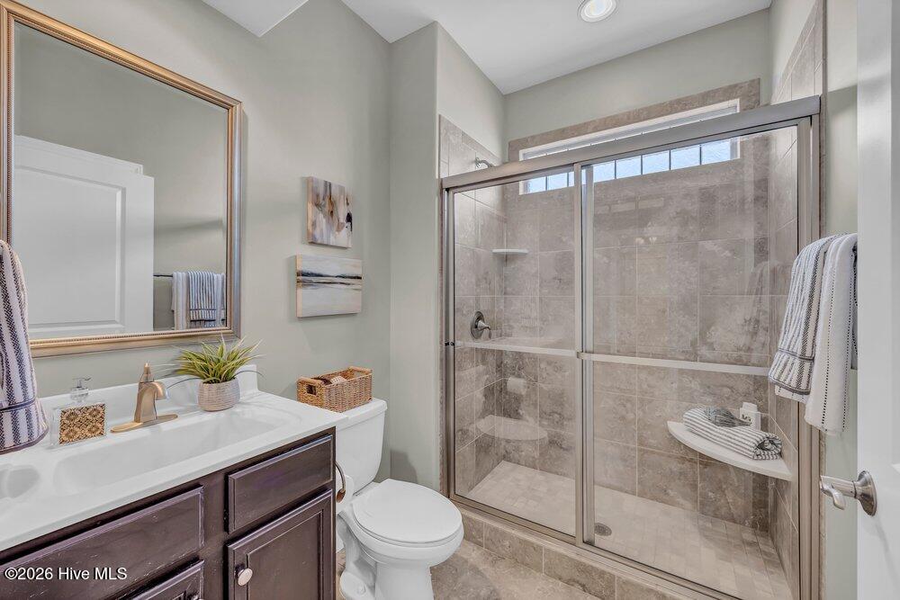 100553772 | Photo 16