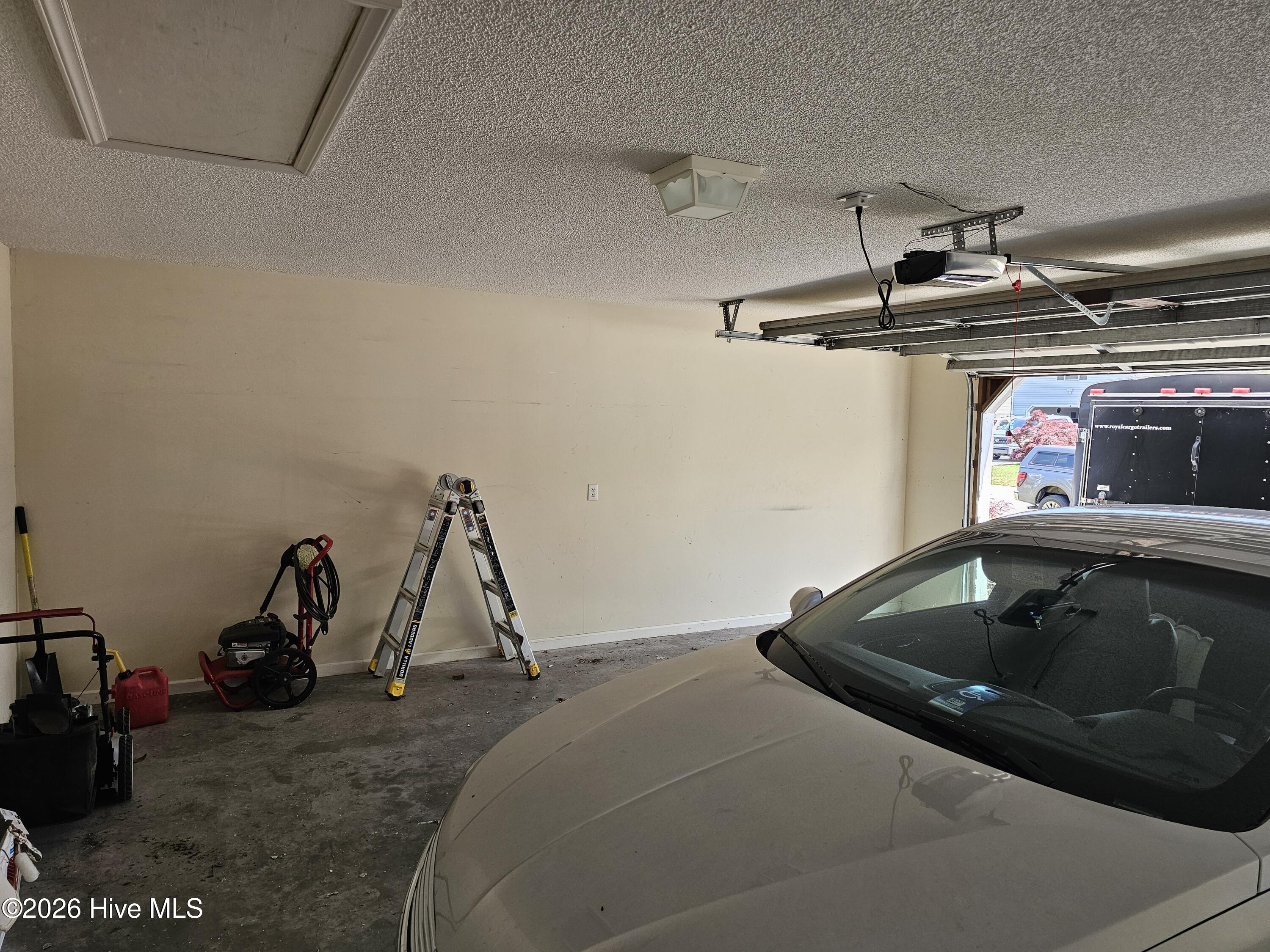 100566879 | Photo 27