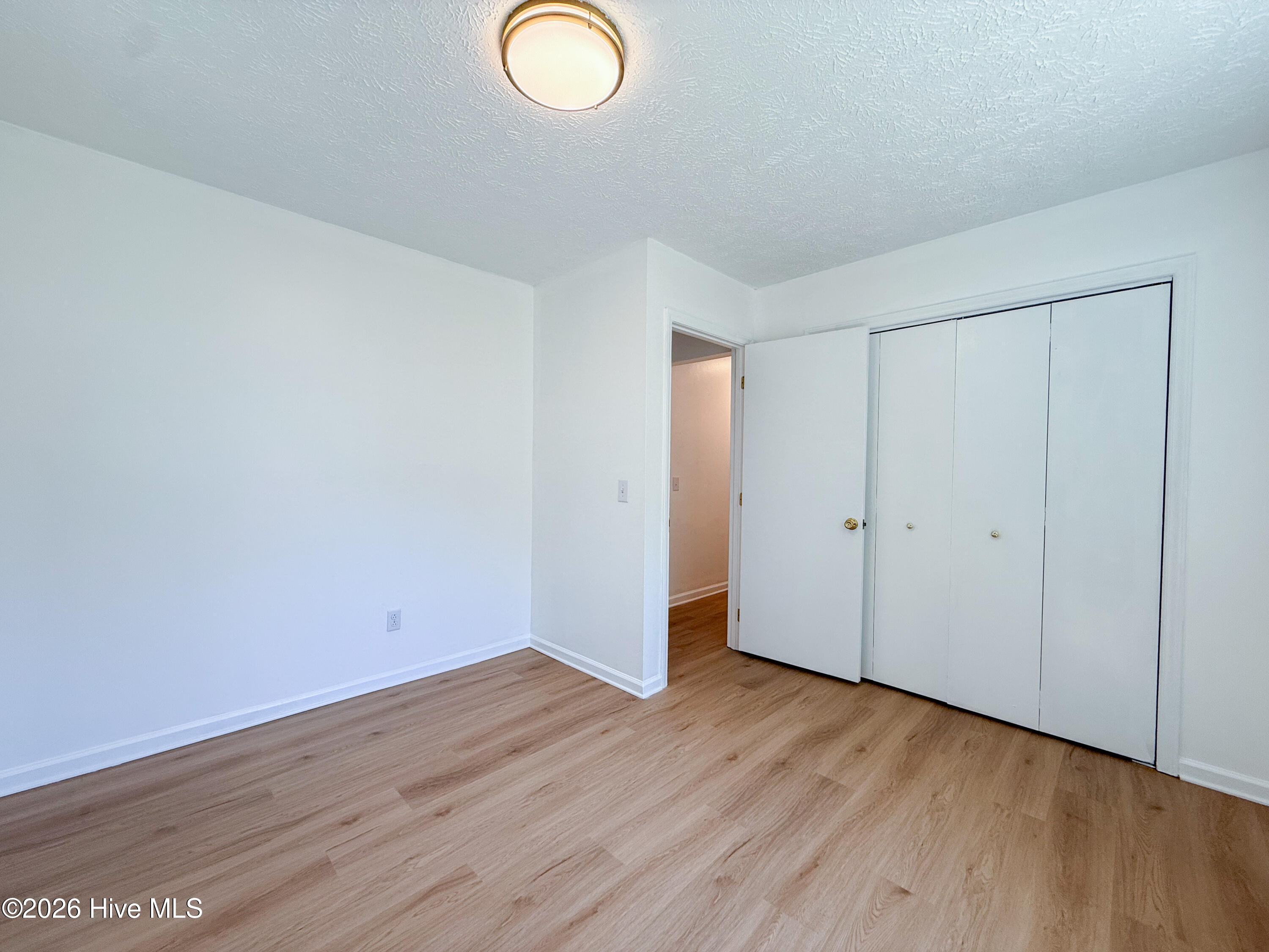 100568255 | Photo 50