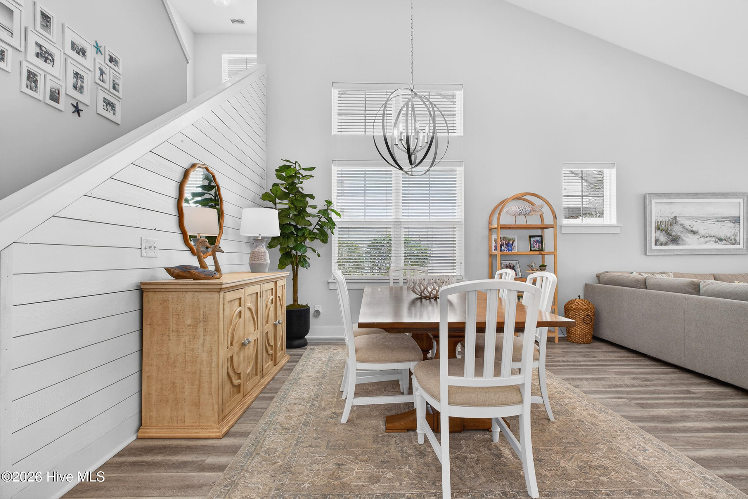 100559730 | Photo 27