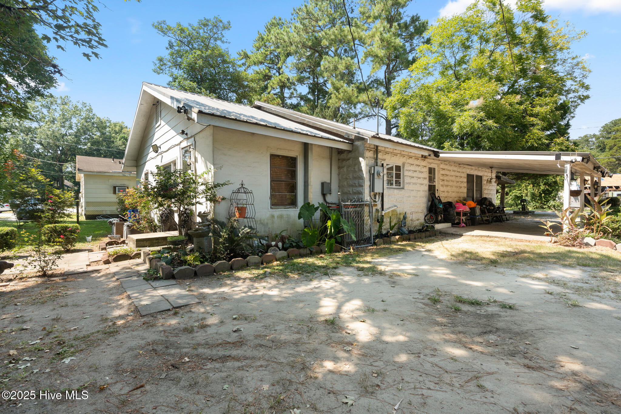 Homes for sale in Laurinburg, NC | 201 Lee's Mill Rd, Laurinburg, NC 28352 | MLS# 100529748