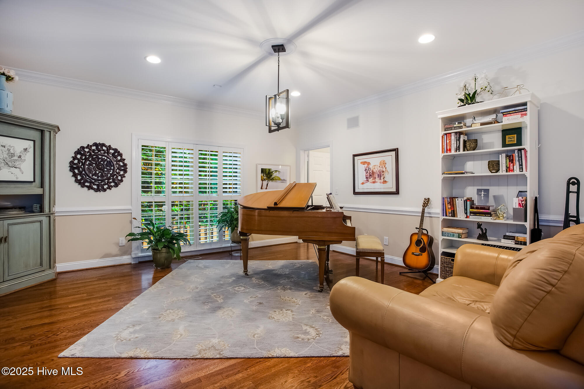 100532044 | Photo 17