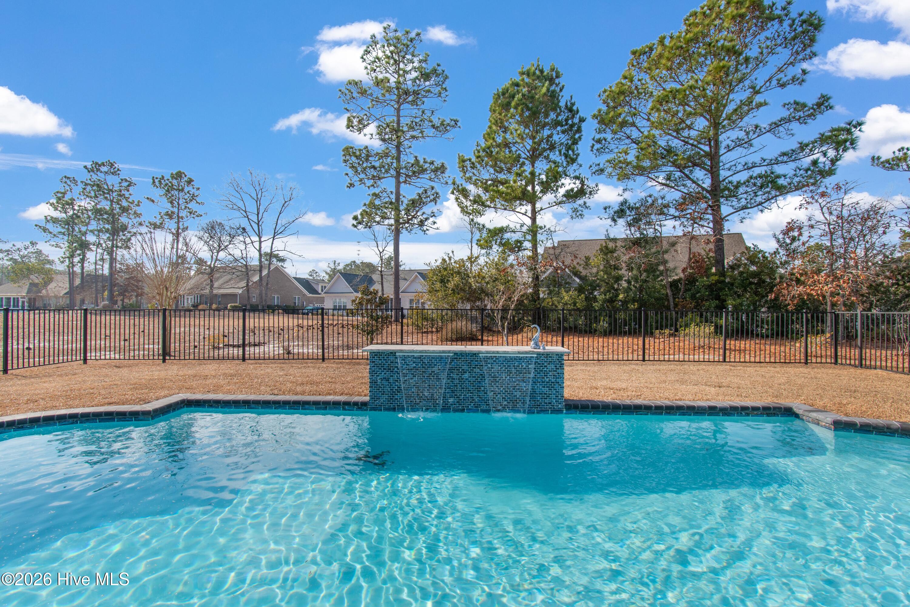 100548705 | Photo 58