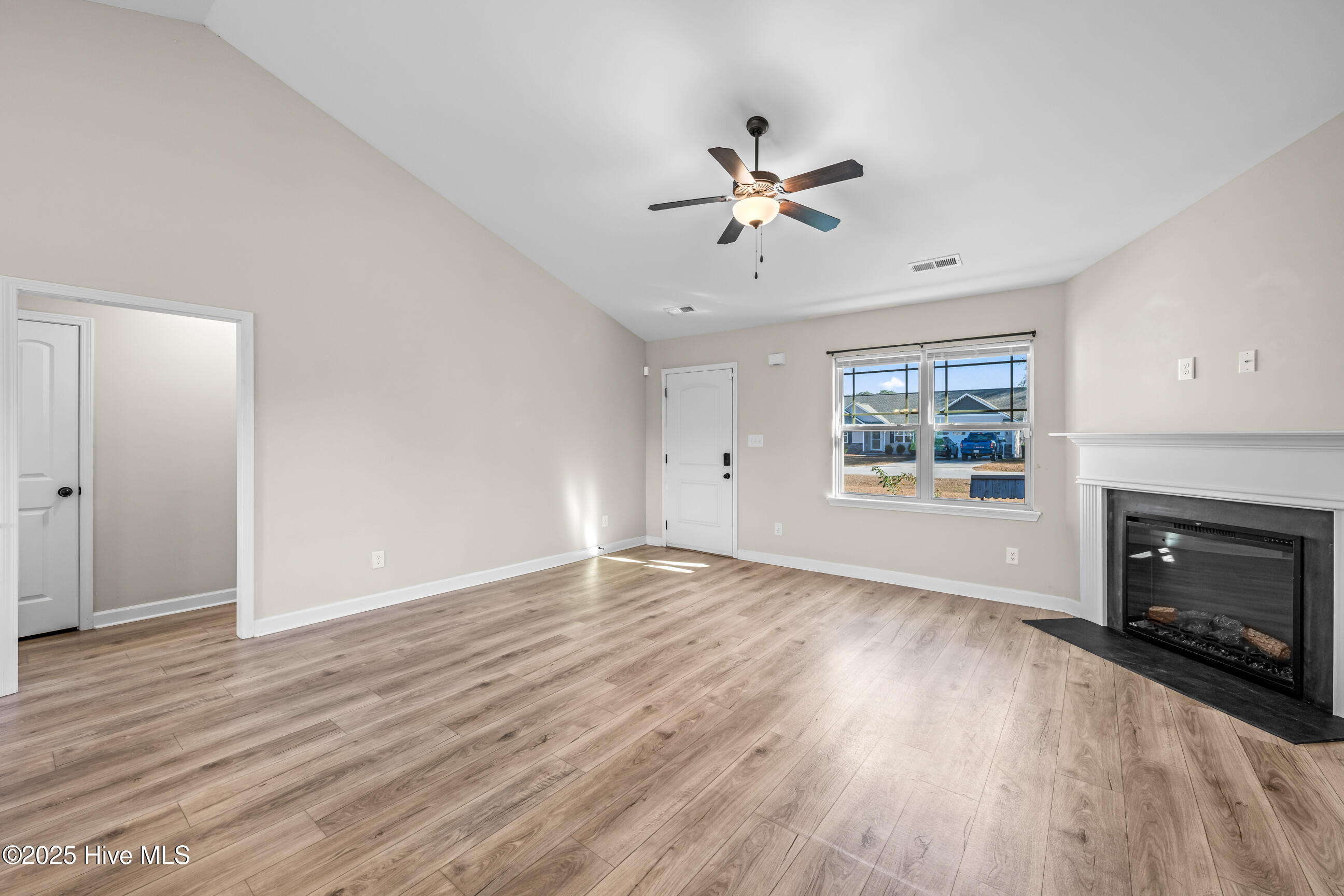 100544958 | Photo 10