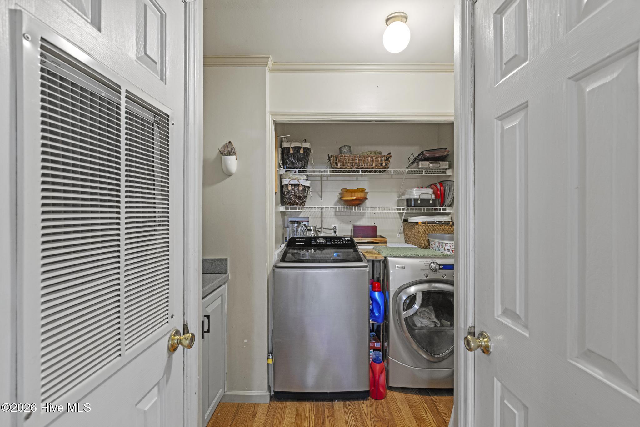 100569223 | Photo 48