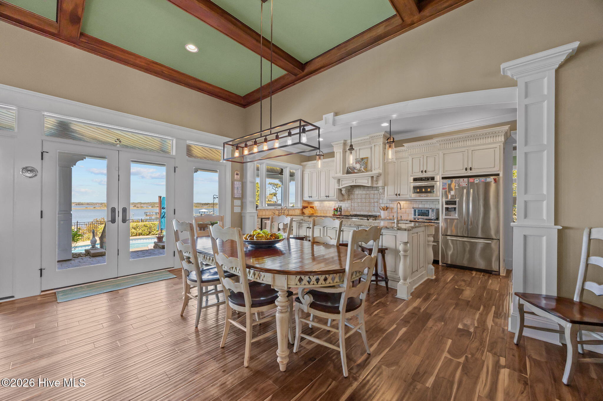 100564617 | Photo 14