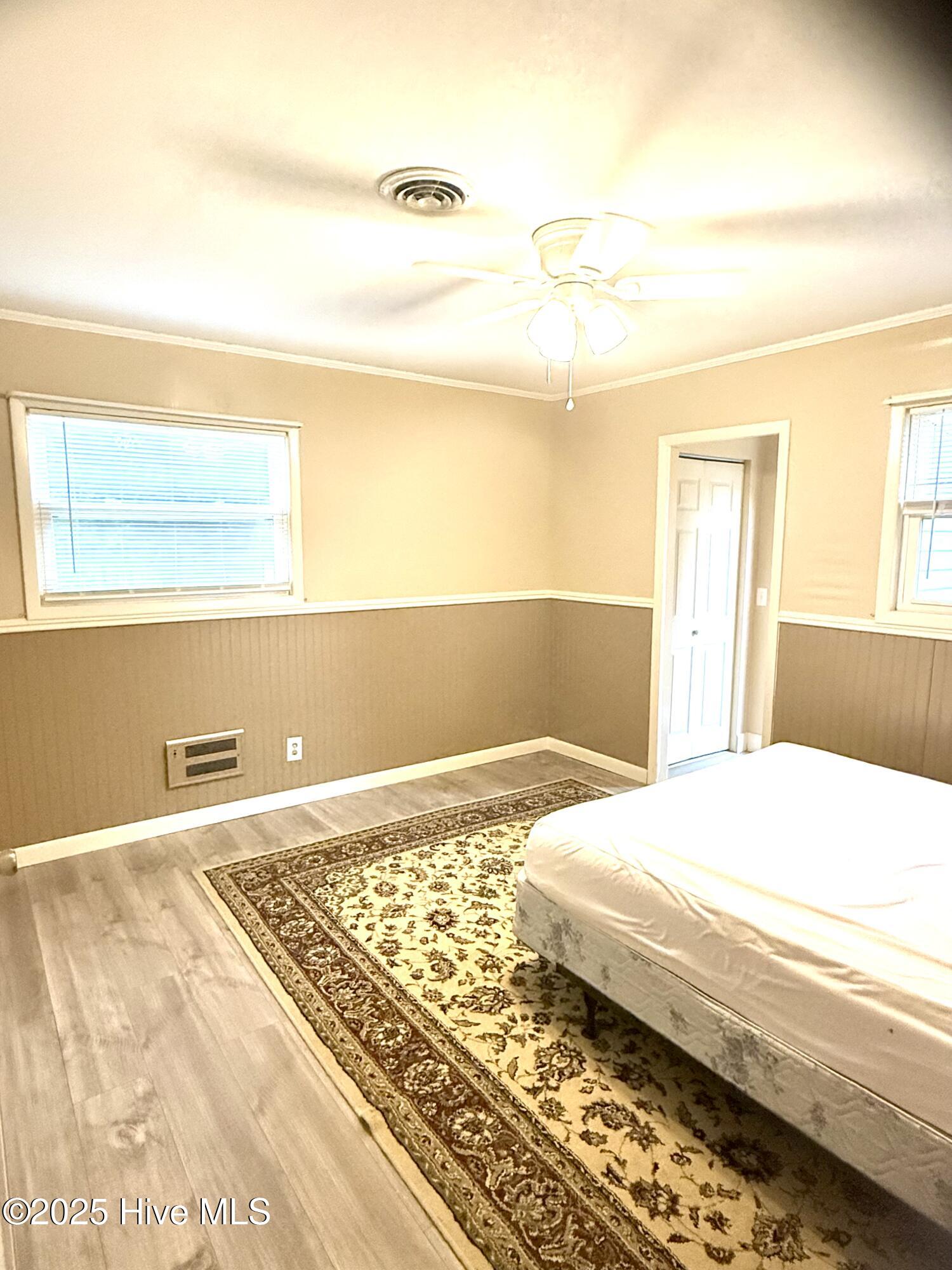 100534449 | Photo 49