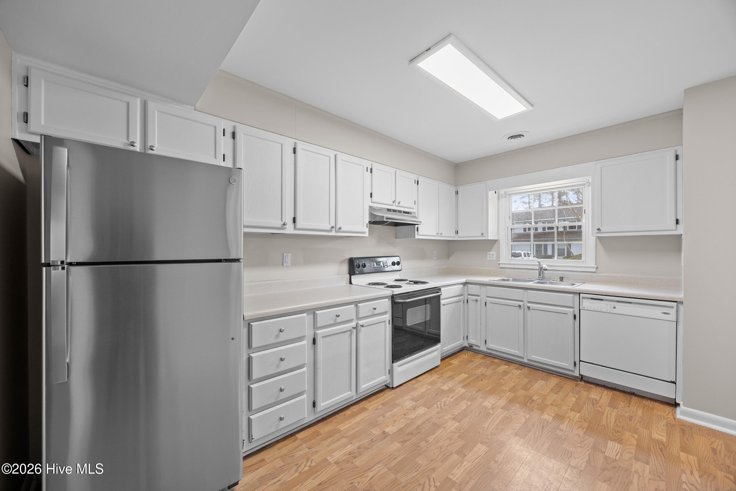 100551778 | Photo 13