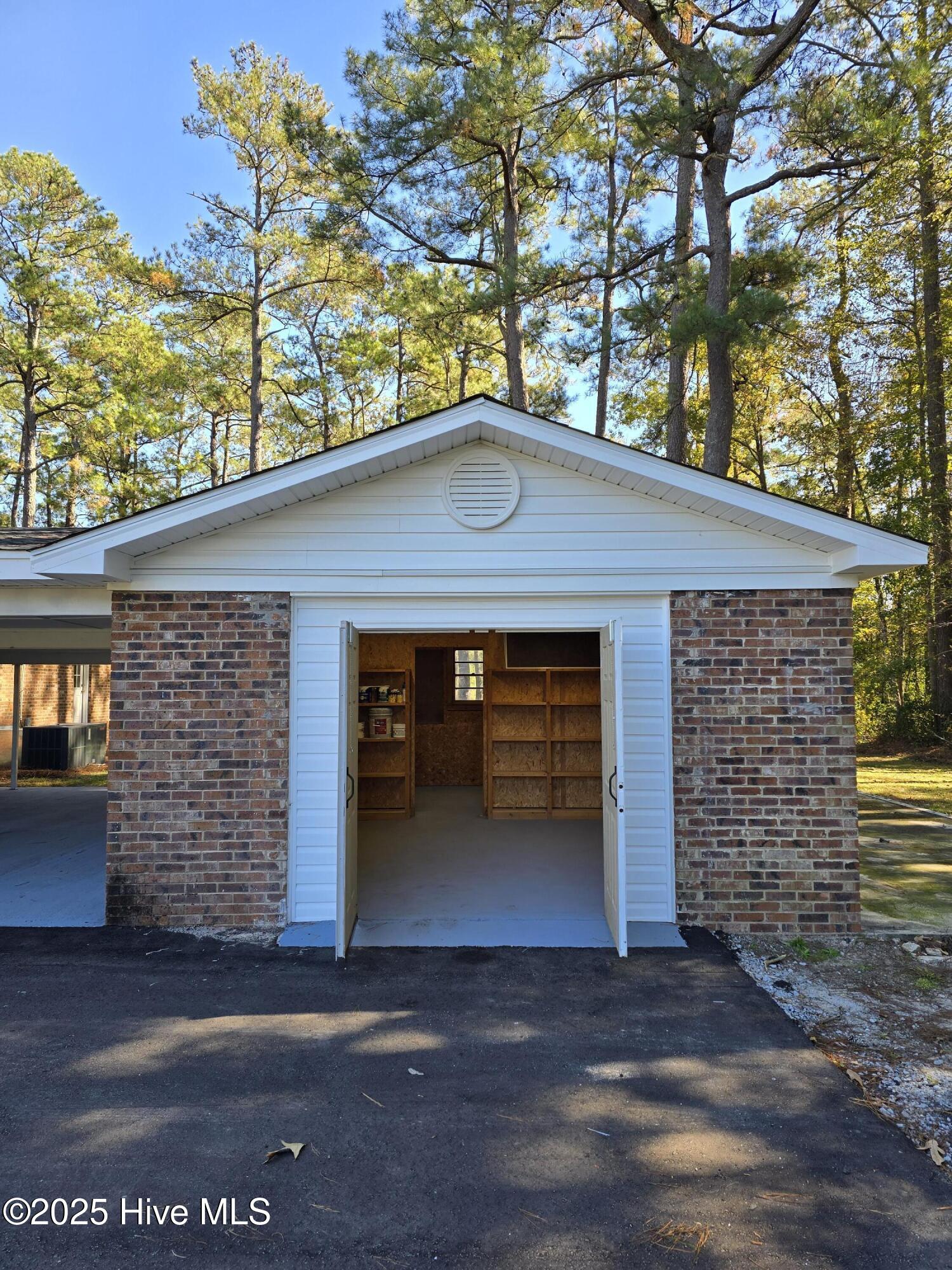 100540176 | Photo 19