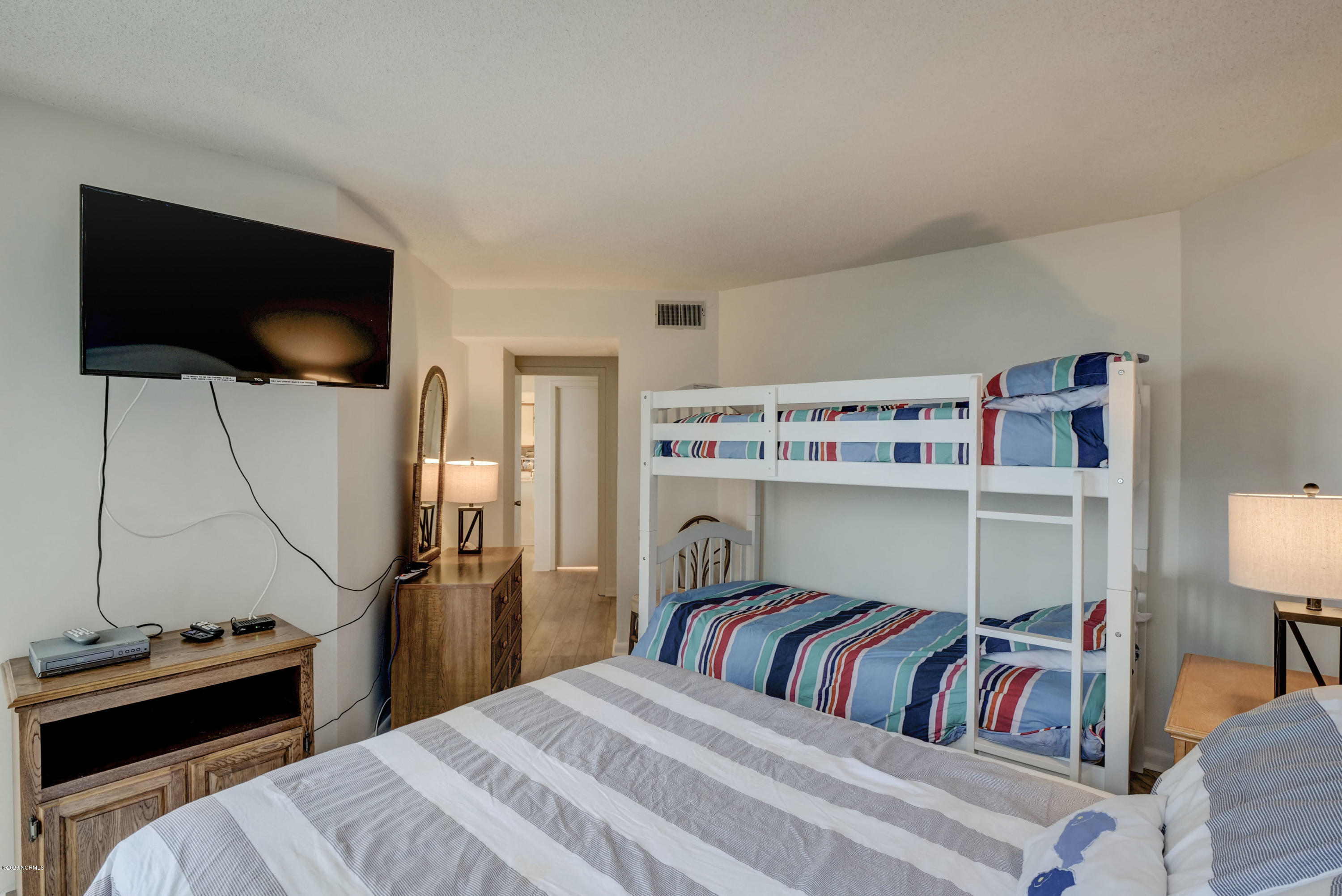 100527607 | Photo 21