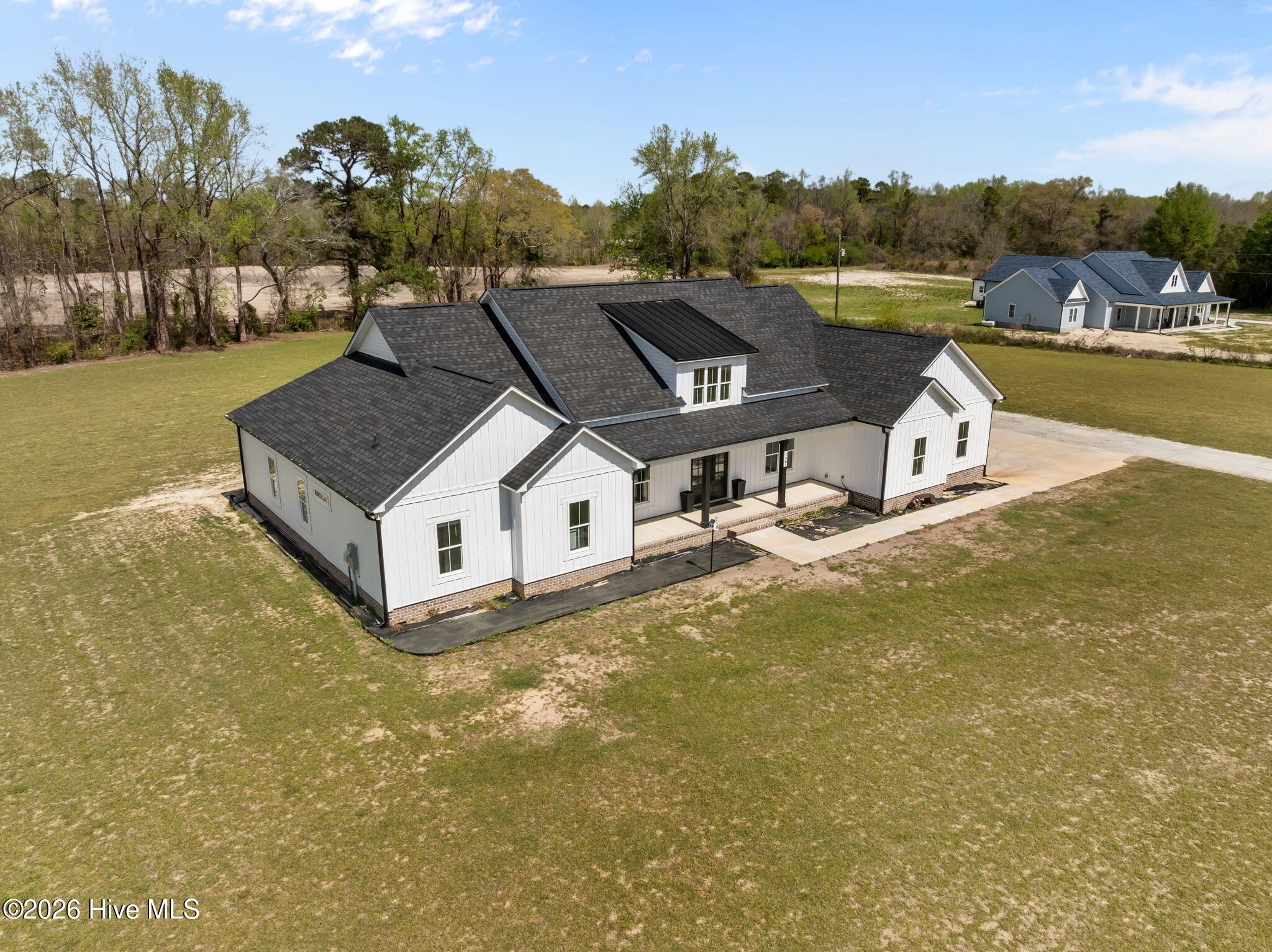 100564402 | Photo 39