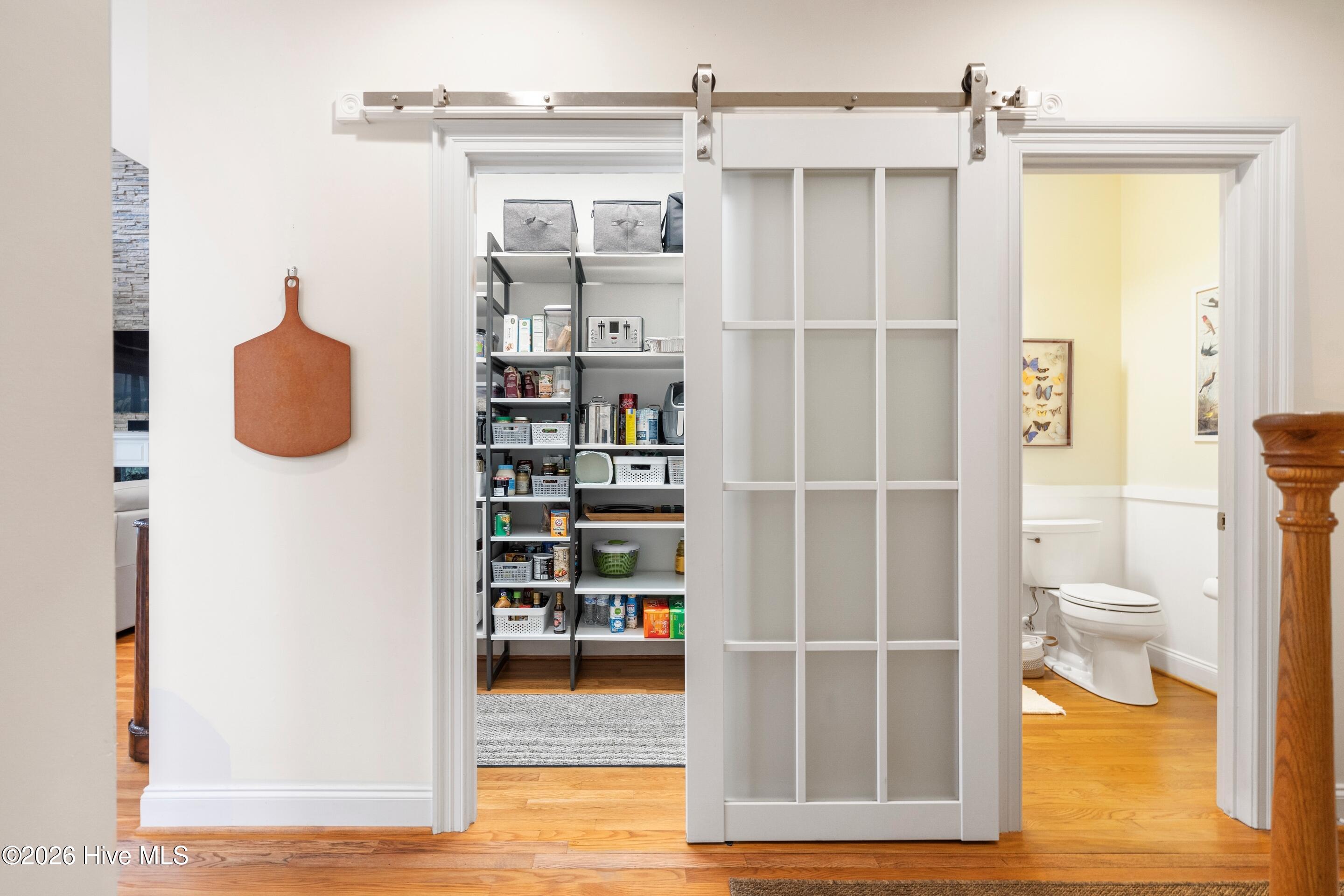 100548933 | Photo 31