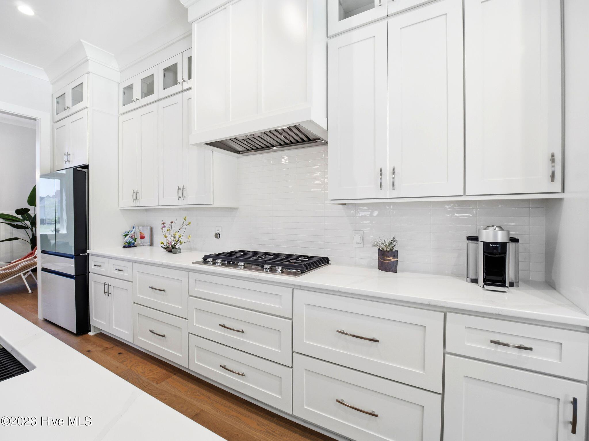 100569019 | Photo 23